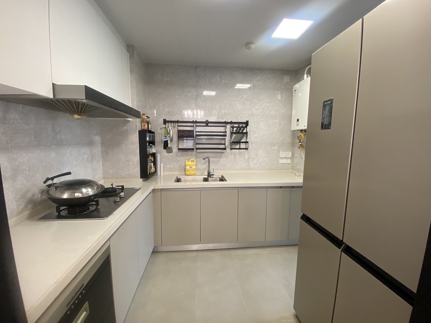 华润中心二期东悦府 3室2厅2卫 6500.0元/月 华润中心二期东悦府 3室2厅2卫 6500.0元/月室内图