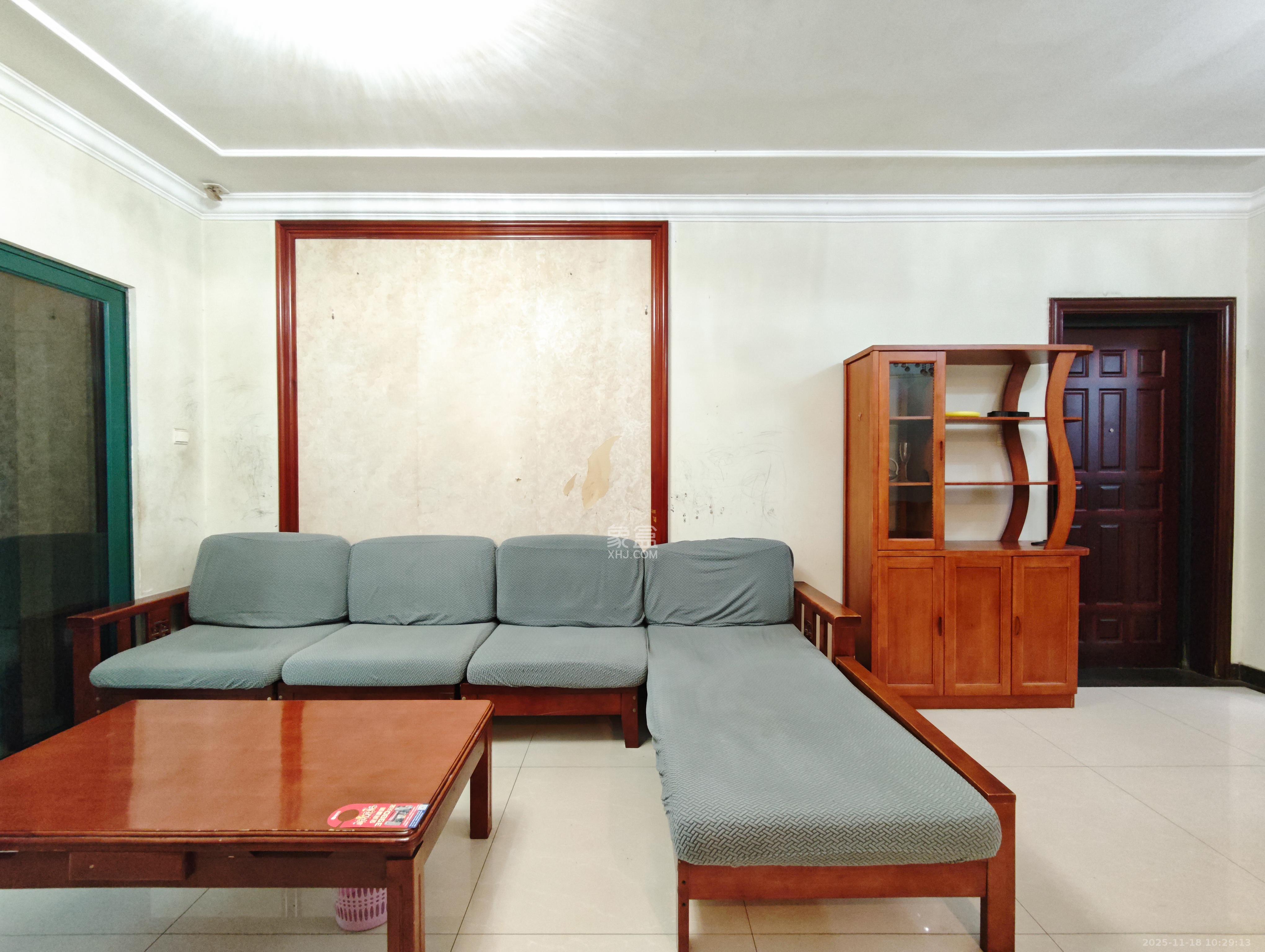 恒大城 3室2厅2卫 65.0万 恒大城 3室2厅2卫 65.0万客厅