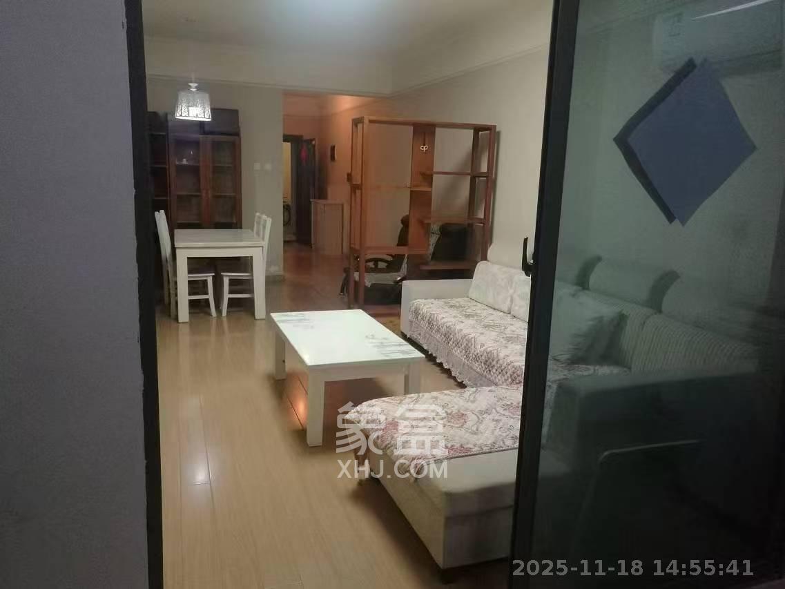 麓谷小镇  3室2厅1卫    2200.0元/月室内图