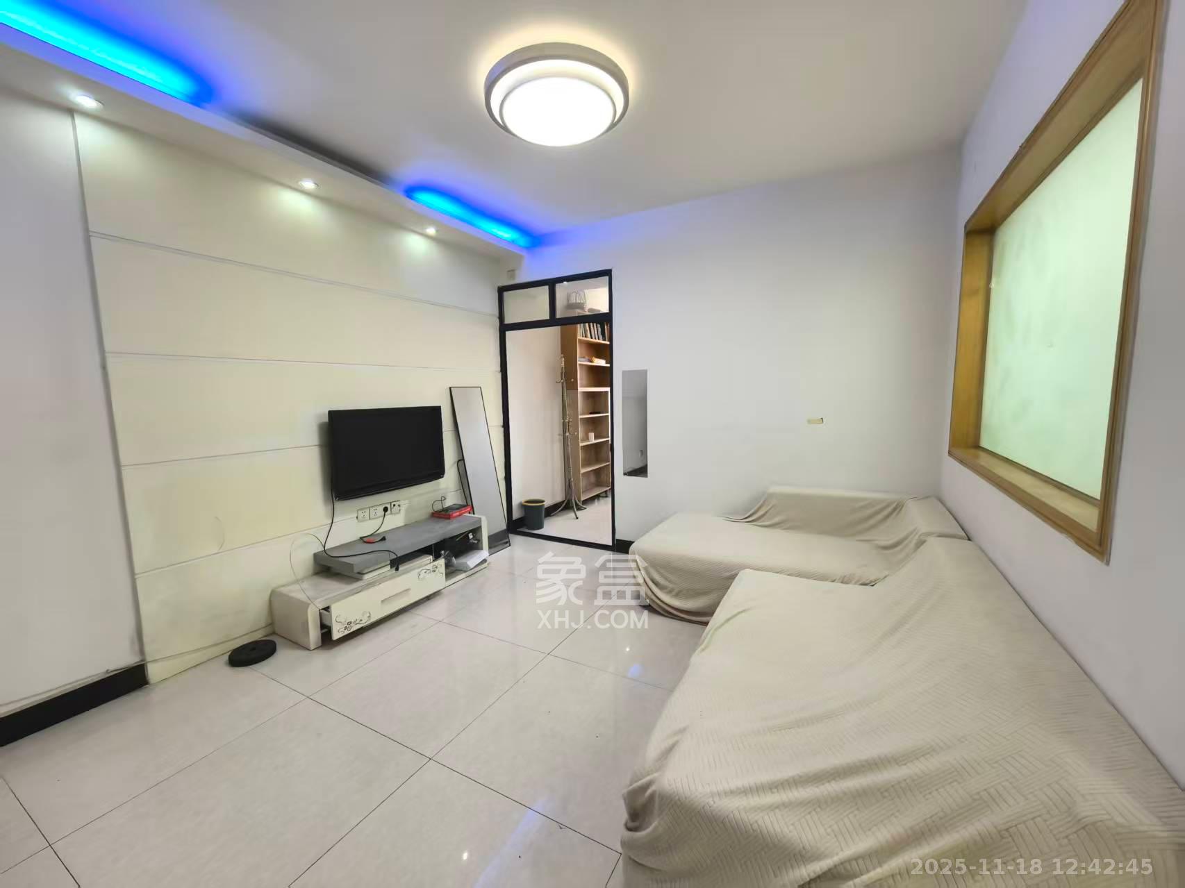 加加大街（华景苑）  1室1厅1卫    1500.0元/月室内图