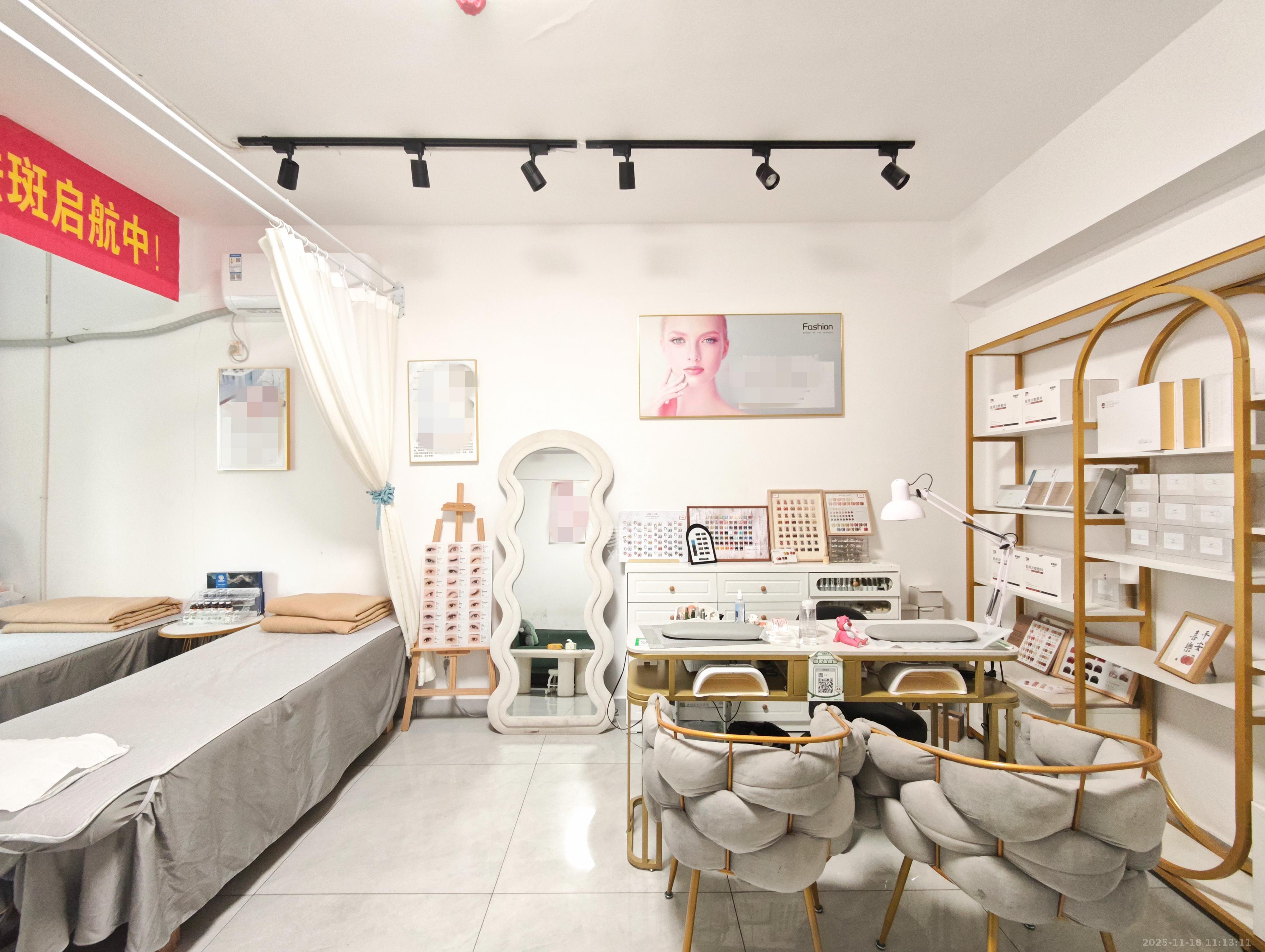 中建嘉和城 1室0厅0卫 22.0万 中建嘉和城 1室0厅0卫 22.0万客厅