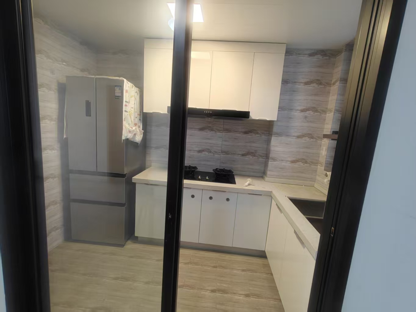 观澜湖-君悦公馆 4室2厅2卫 2500.0元/月 观澜湖-君悦公馆 4室2厅2卫 2500.0元/月室内图