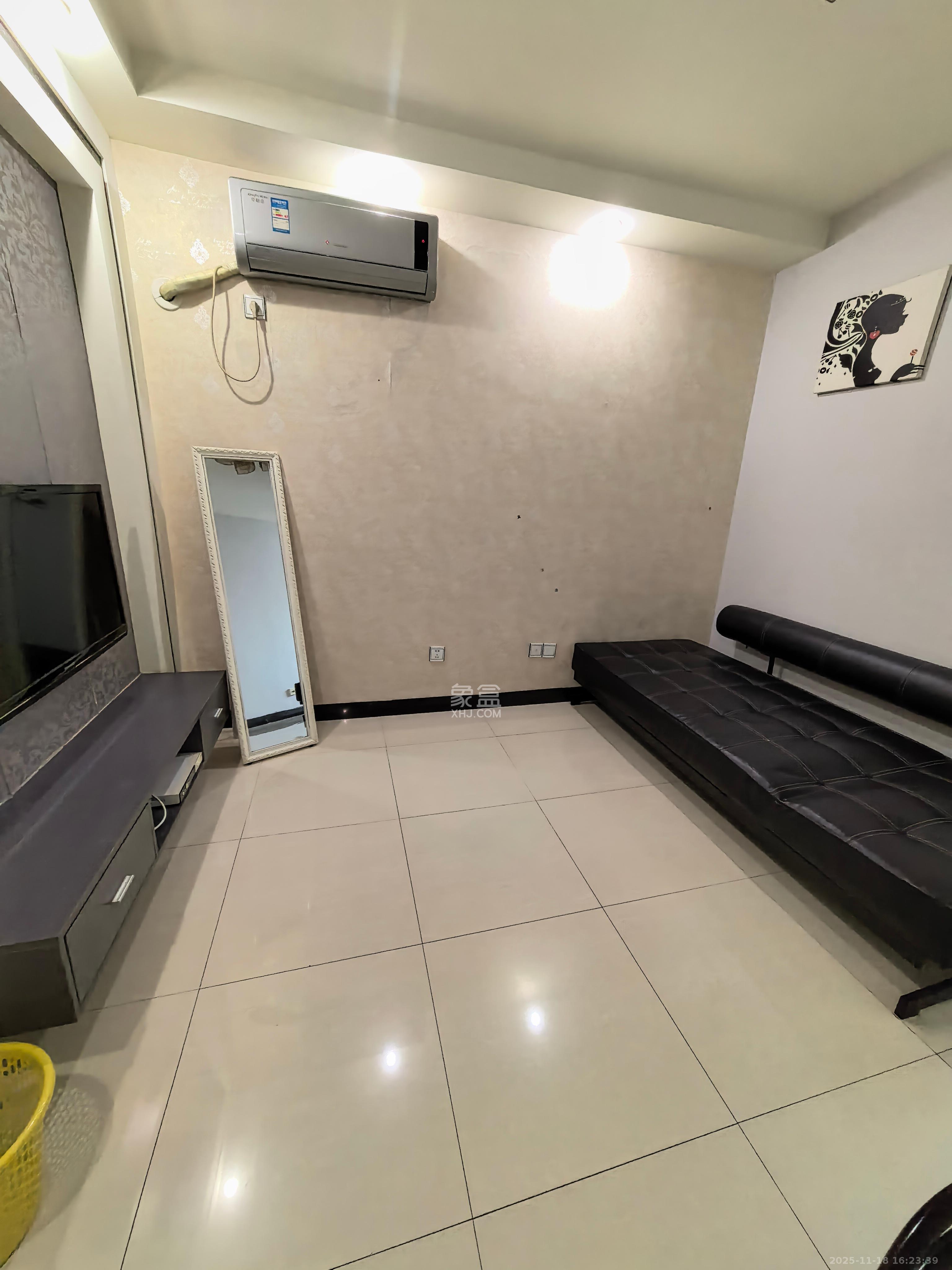 星尚520  1室1厅1卫    1300.0元/月