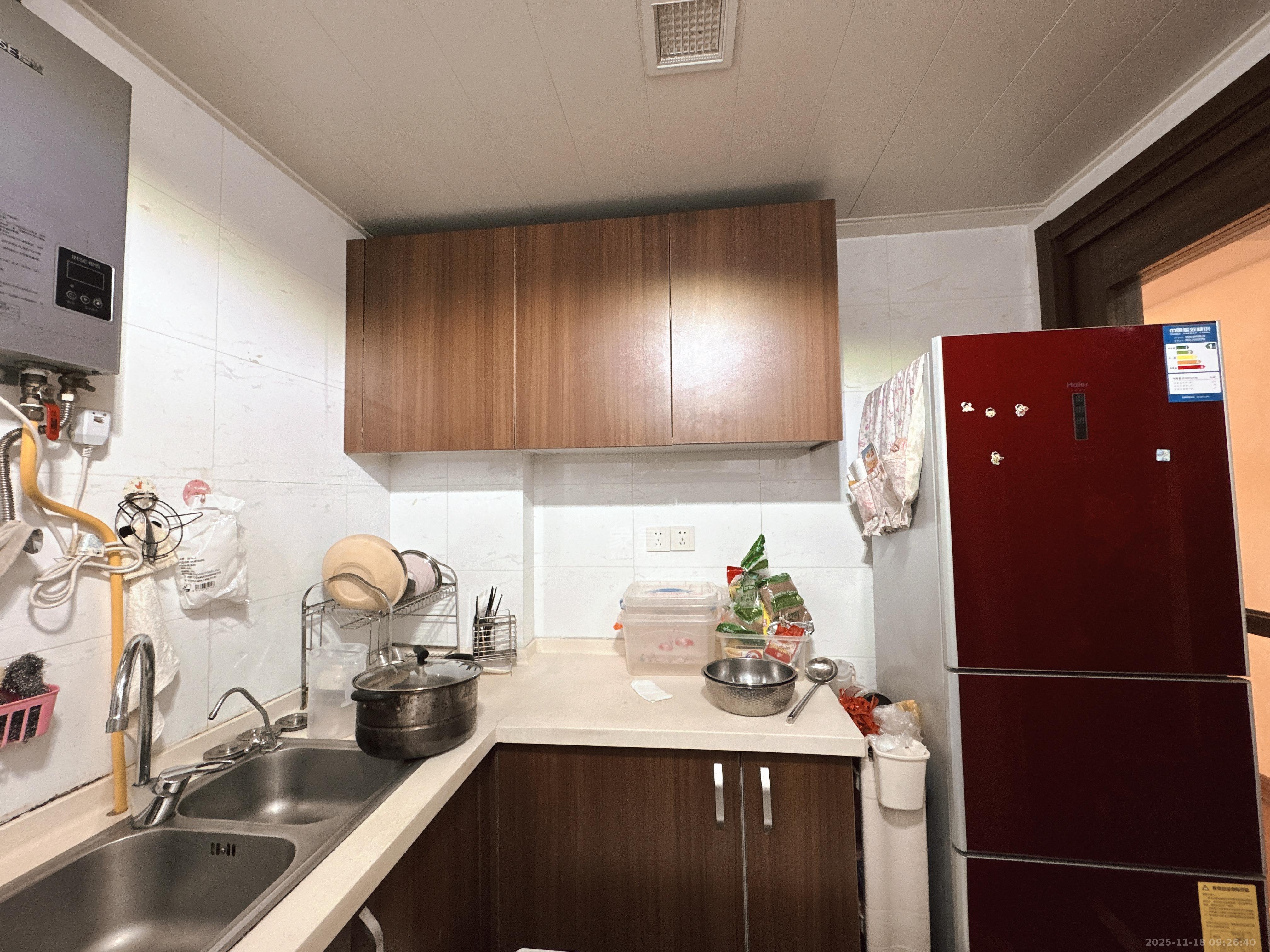 万科城  3室2厅1卫    2700.0元/月室内图