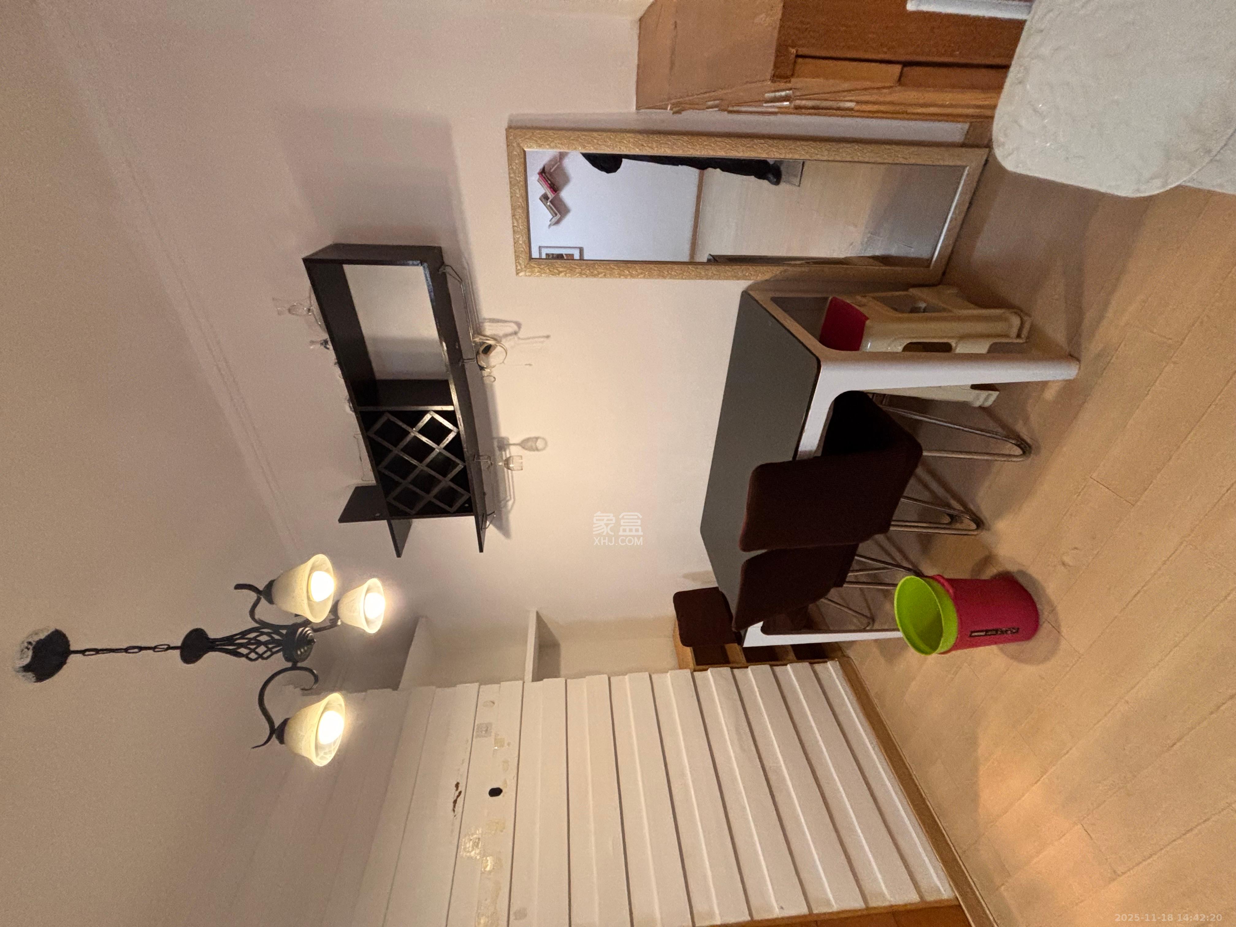 新家园  1室1厅1卫    1700.0元/月室内图