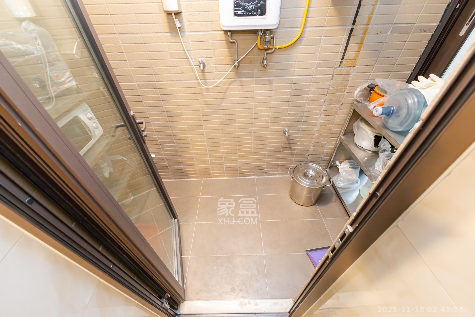 时代倾城四期 3室2厅2卫 110.0万 时代倾城四期 3室2厅2卫 110.0万阳台