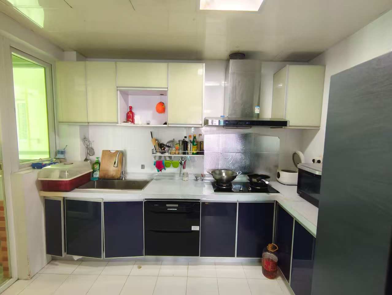 奥林匹克花园 3室2厅2卫 230.0万 奥林匹克花园 3室2厅2卫 230.0万客厅