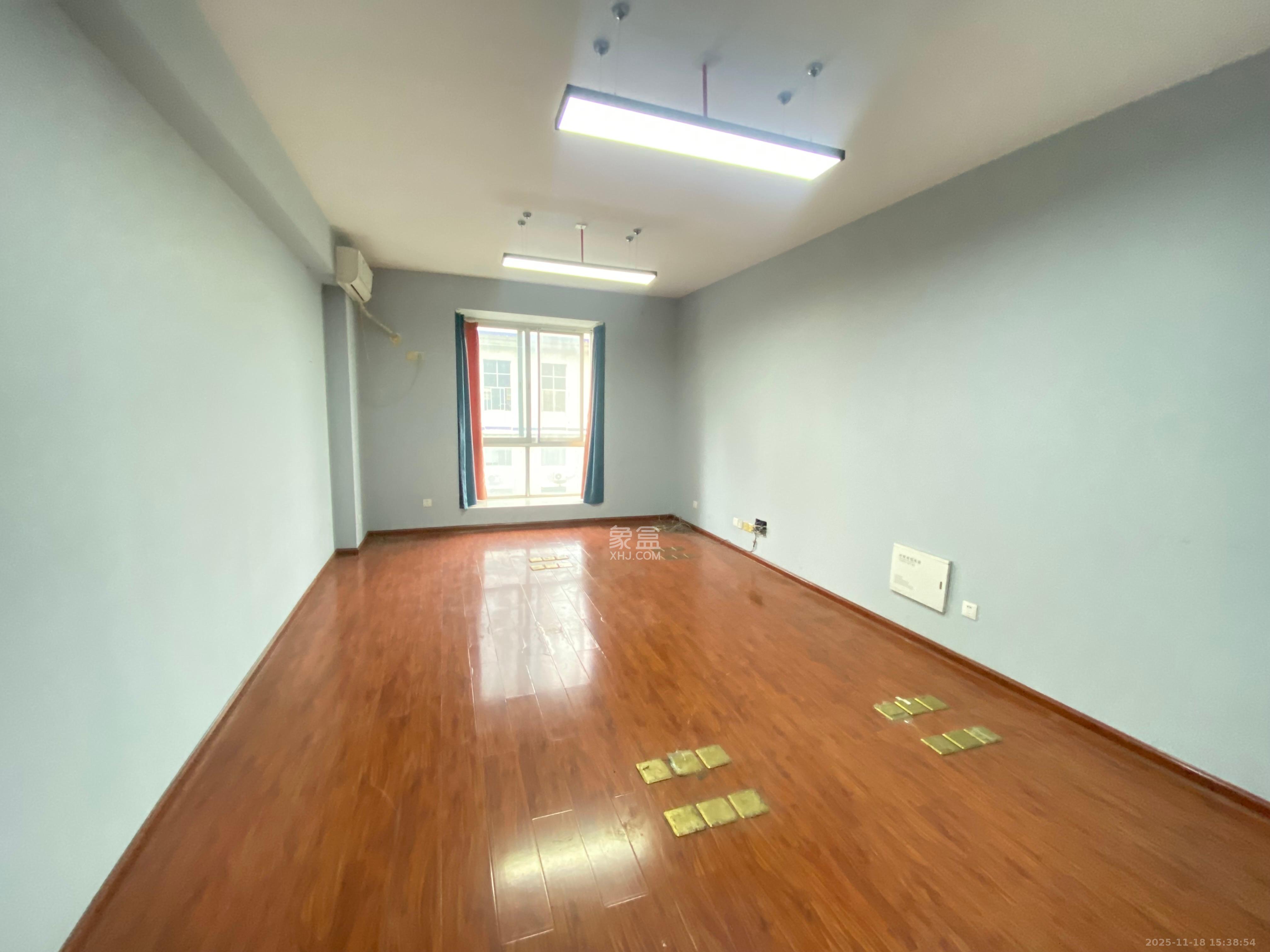 长沙市国土资源局芙蓉区分局 4室2厅2卫 4000.0元/月 长沙市国土资源局芙蓉区分局 4室2厅2卫 4000.0元/月室内图