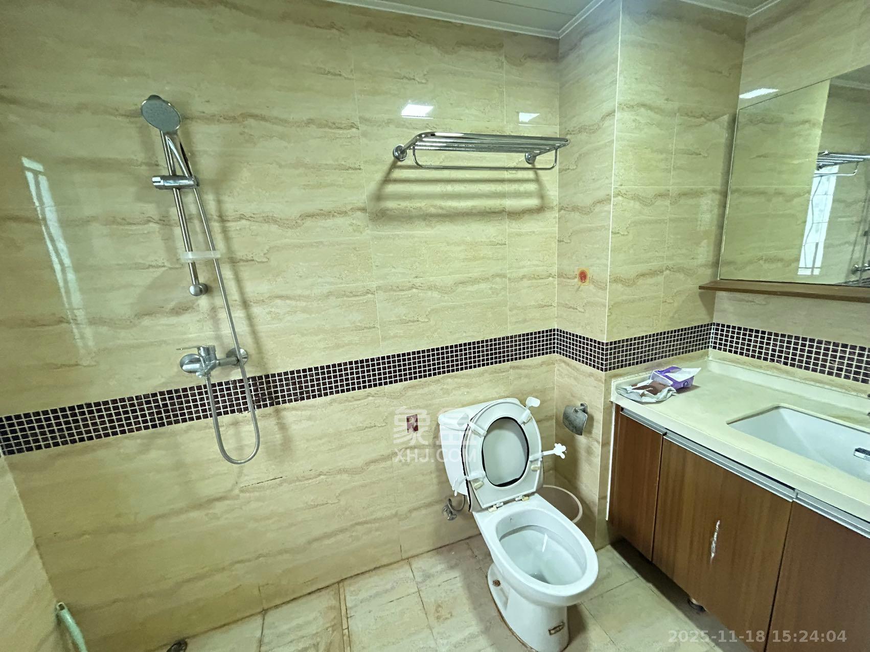 万科城市花园 3室2厅2卫 2300.0元/月 万科城市花园 3室2厅2卫 2300.0元/月室内图