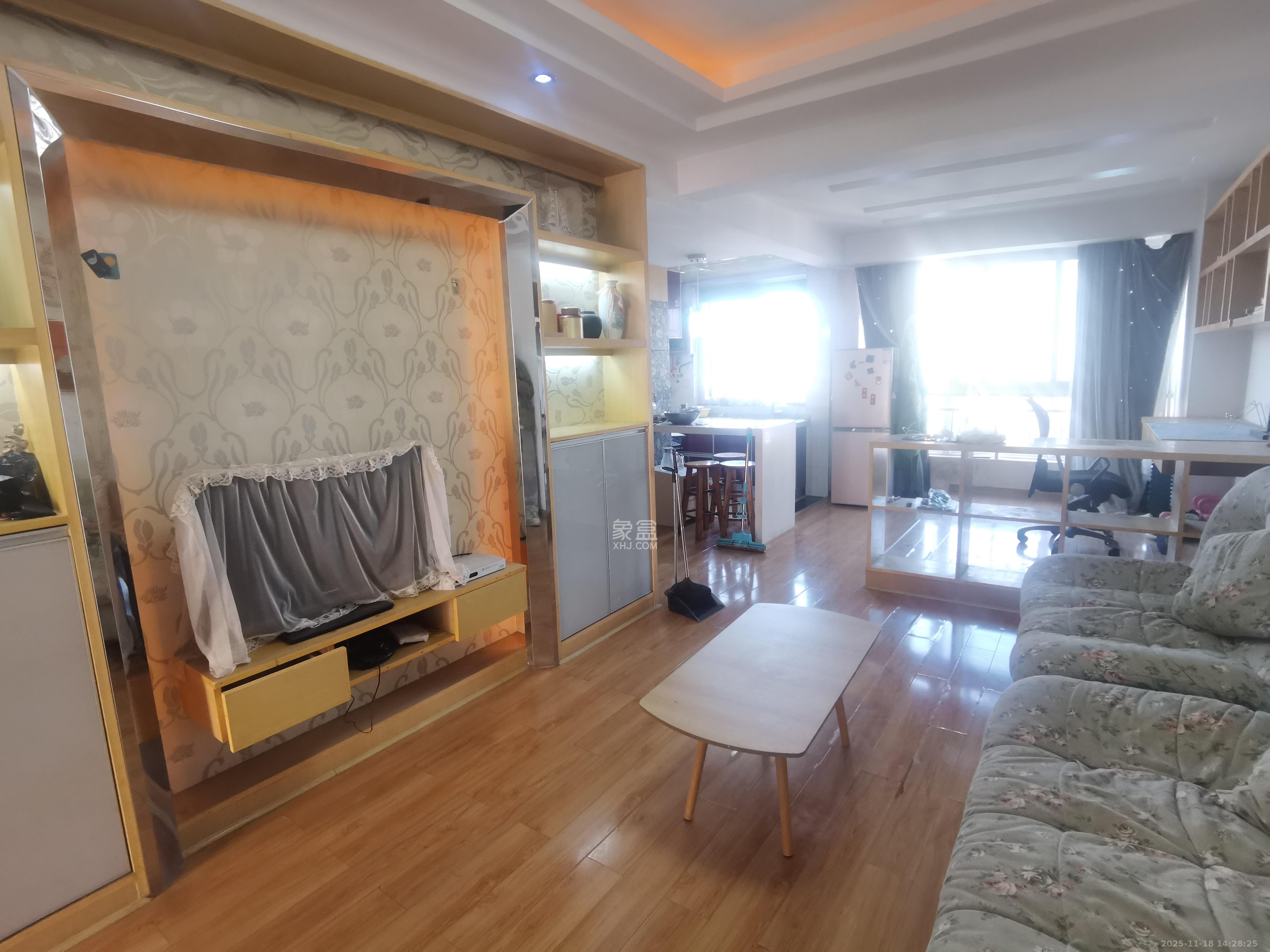 汇都公寓  1室1厅1卫    1900.0元/月