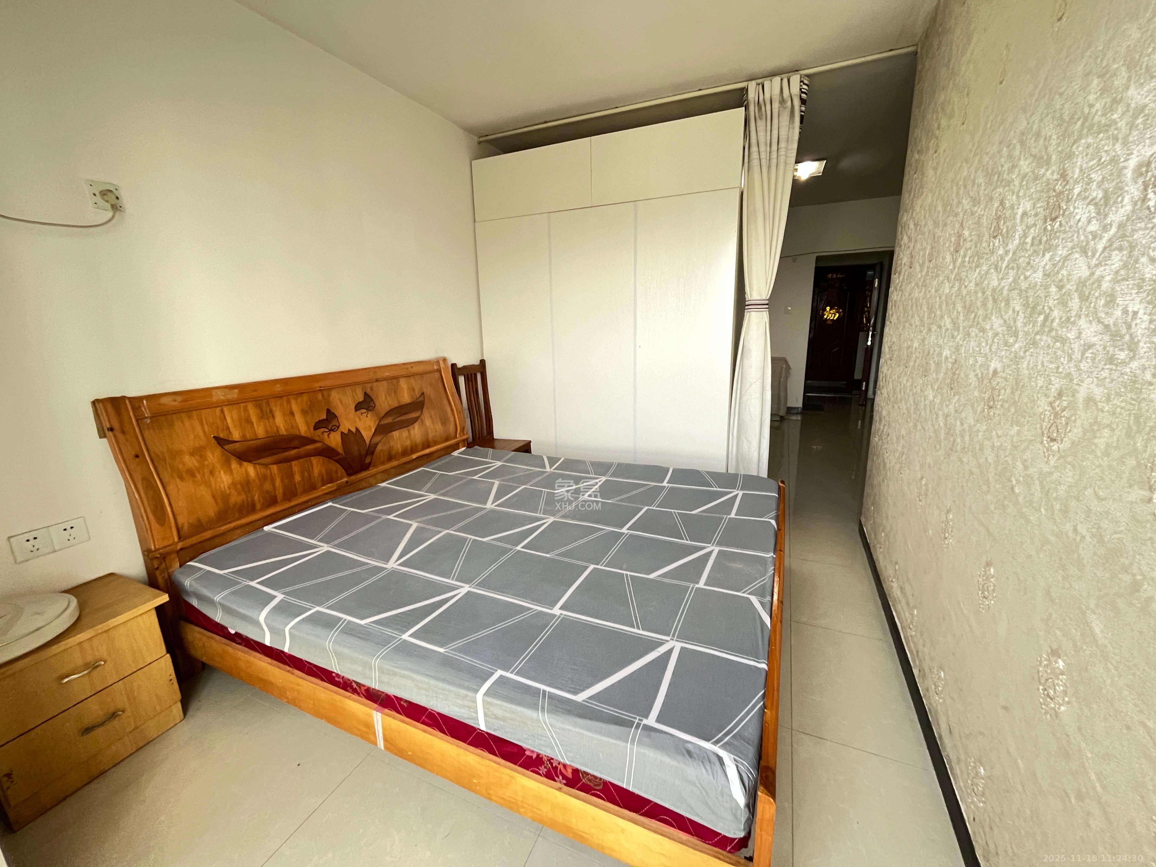 先锋东外滩  1室1厅1卫    1400.0元/月室内图