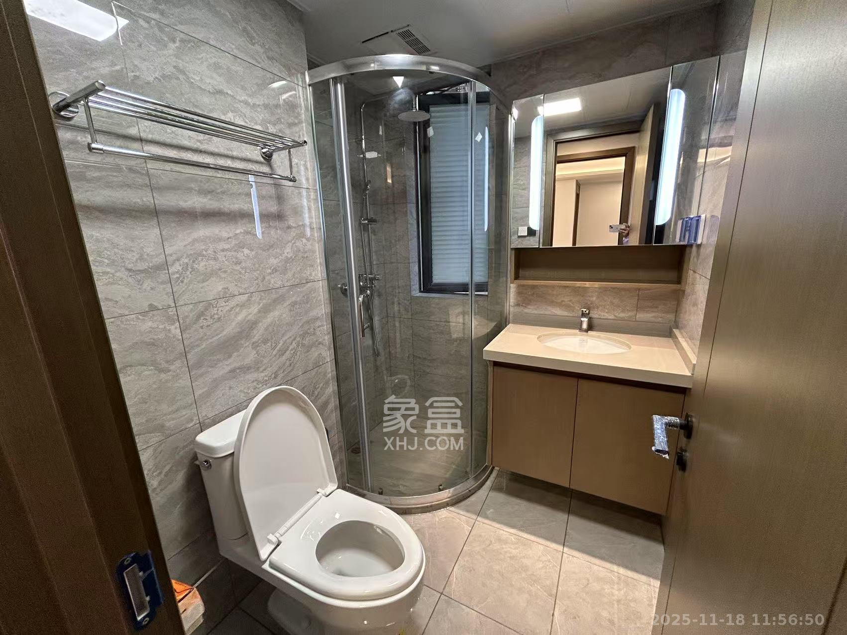 长房悦香山 3室2厅2卫 3300.0元/月 长房悦香山 3室2厅2卫 3300.0元/月室内图