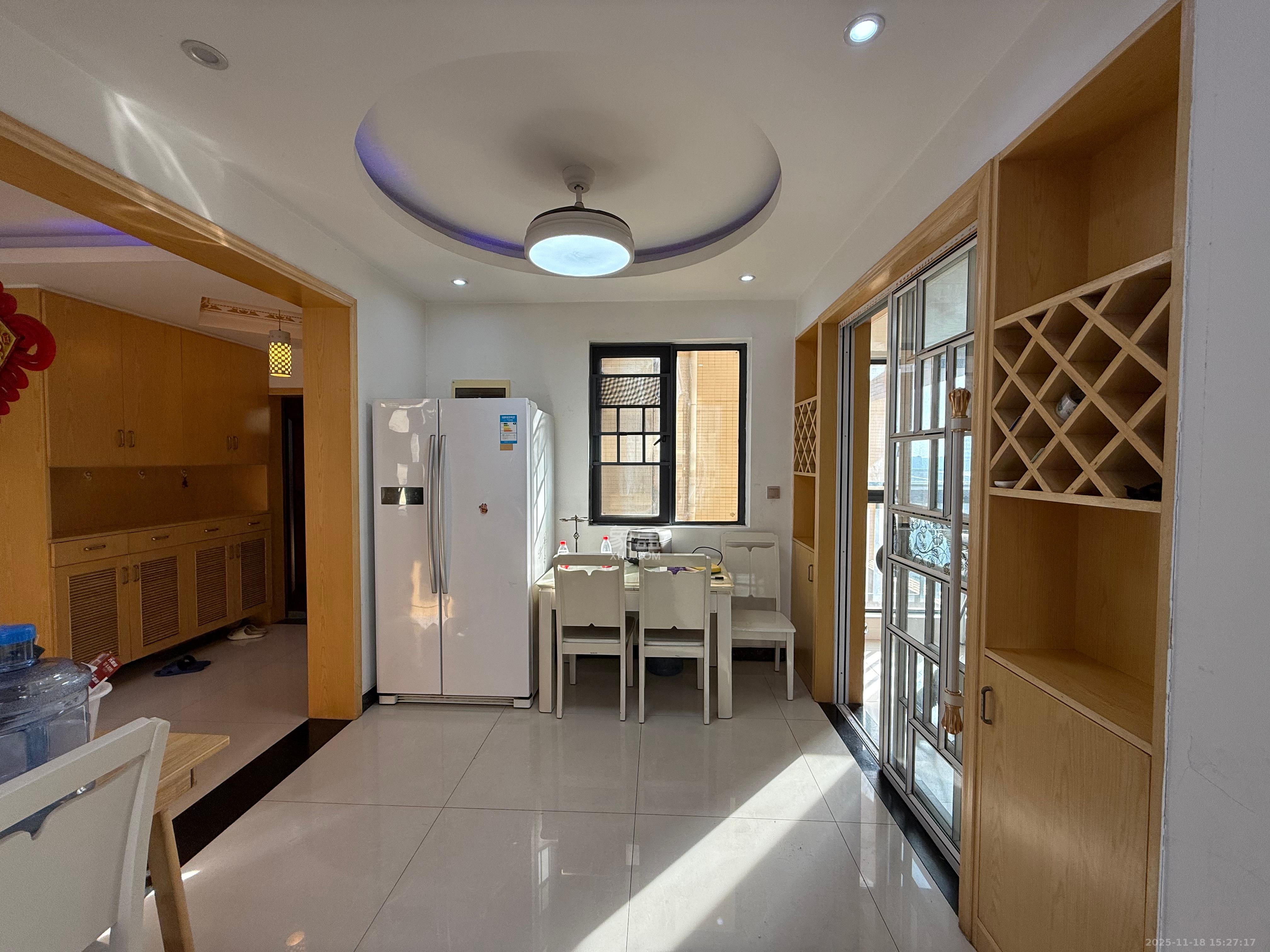 中建芙蓉嘉苑  3室2厅2卫    2400.0元/月室内图