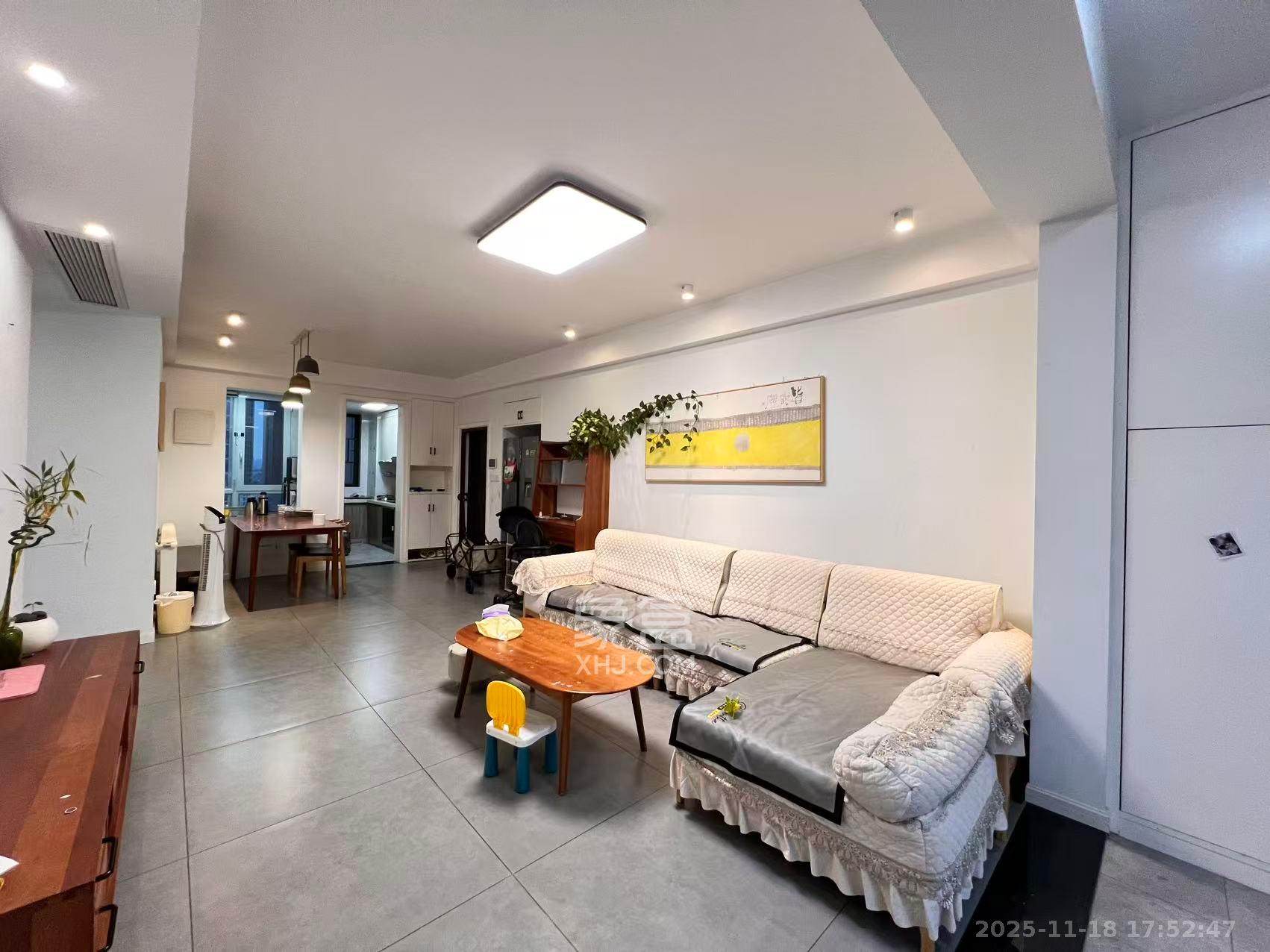 奥克斯滨仕花园（奥克斯洋湖广场/奥克斯中心）  3室2厅2卫    3200.0元/月