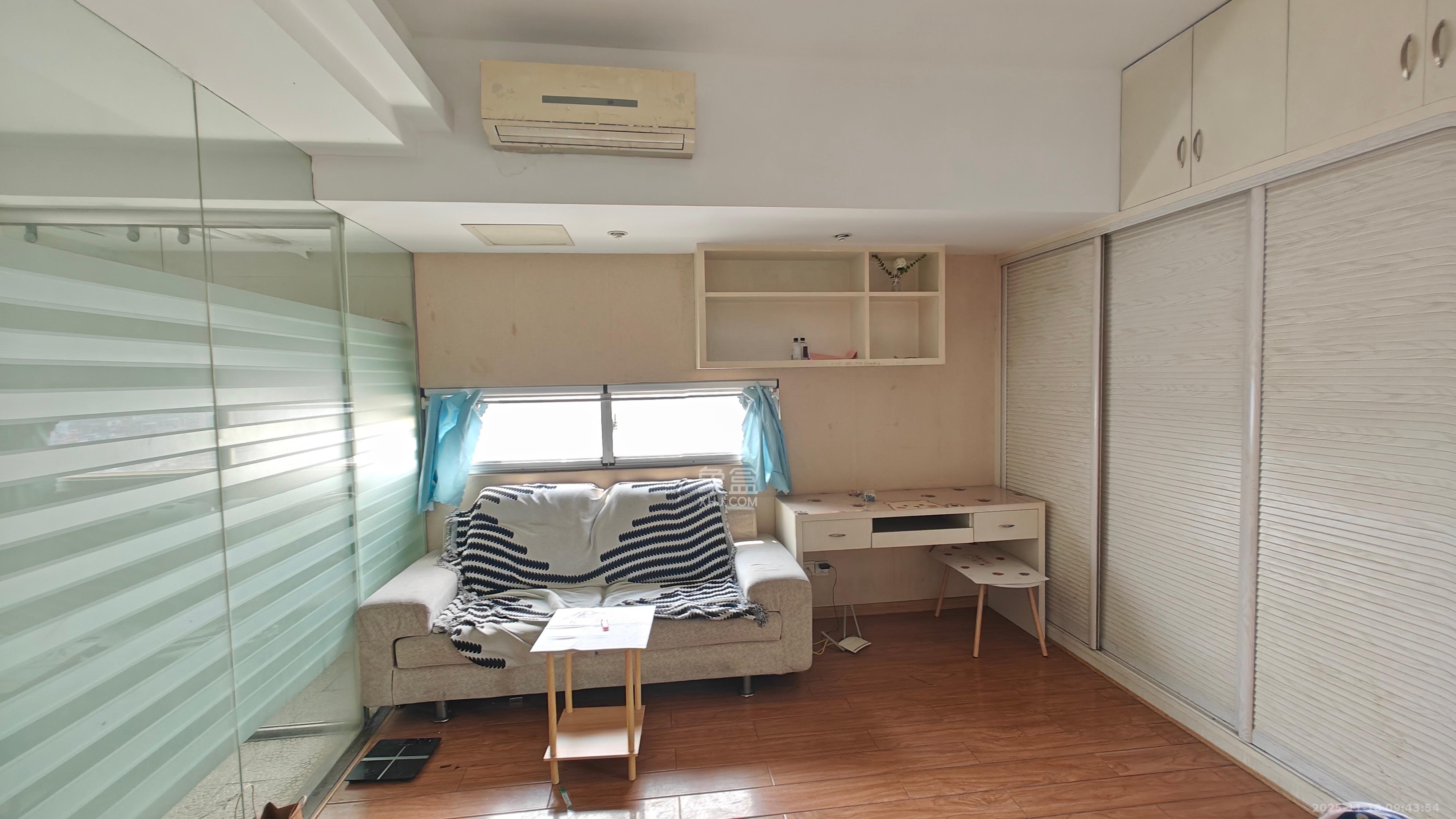 观湖公寓  1室1厅1卫    1500.0元/月室内图