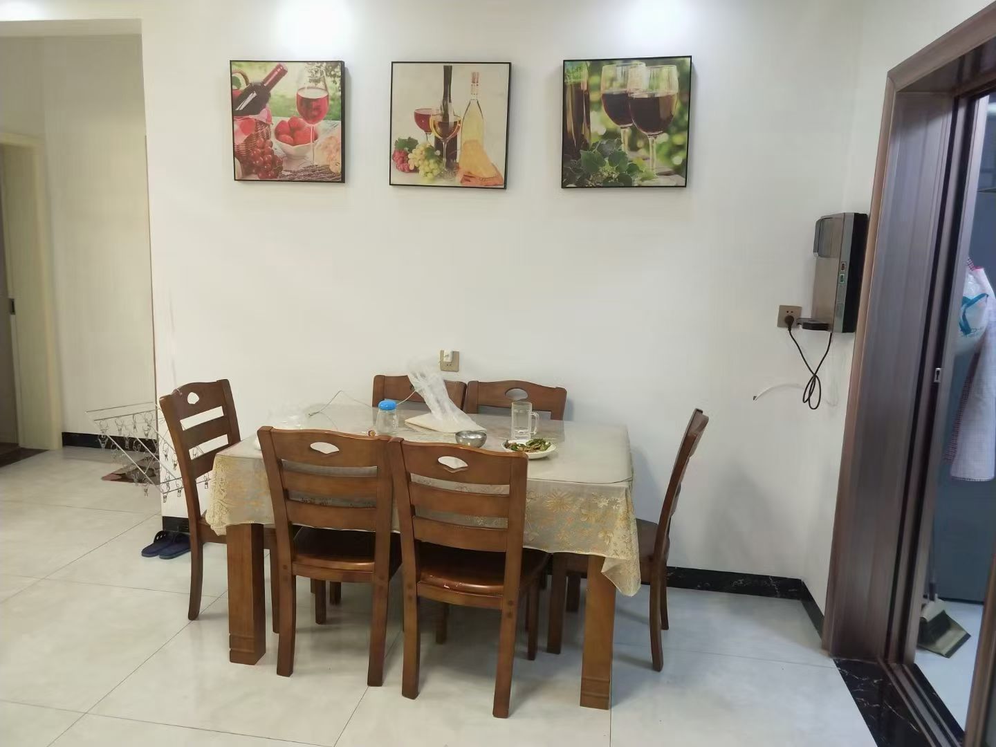 西溪美景  2室2厅1卫    1500.0元/月室内图