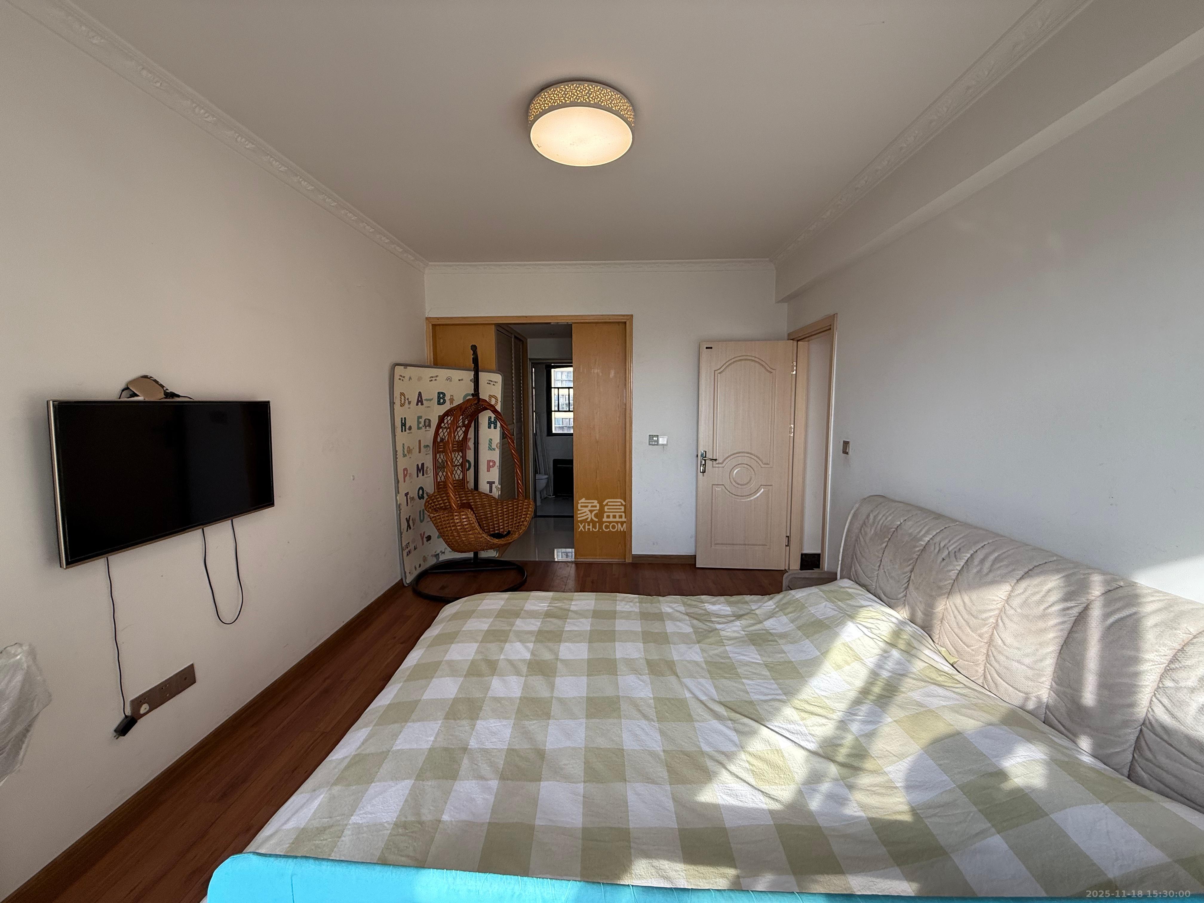 中建芙蓉嘉苑  3室2厅2卫    2400.0元/月室内图