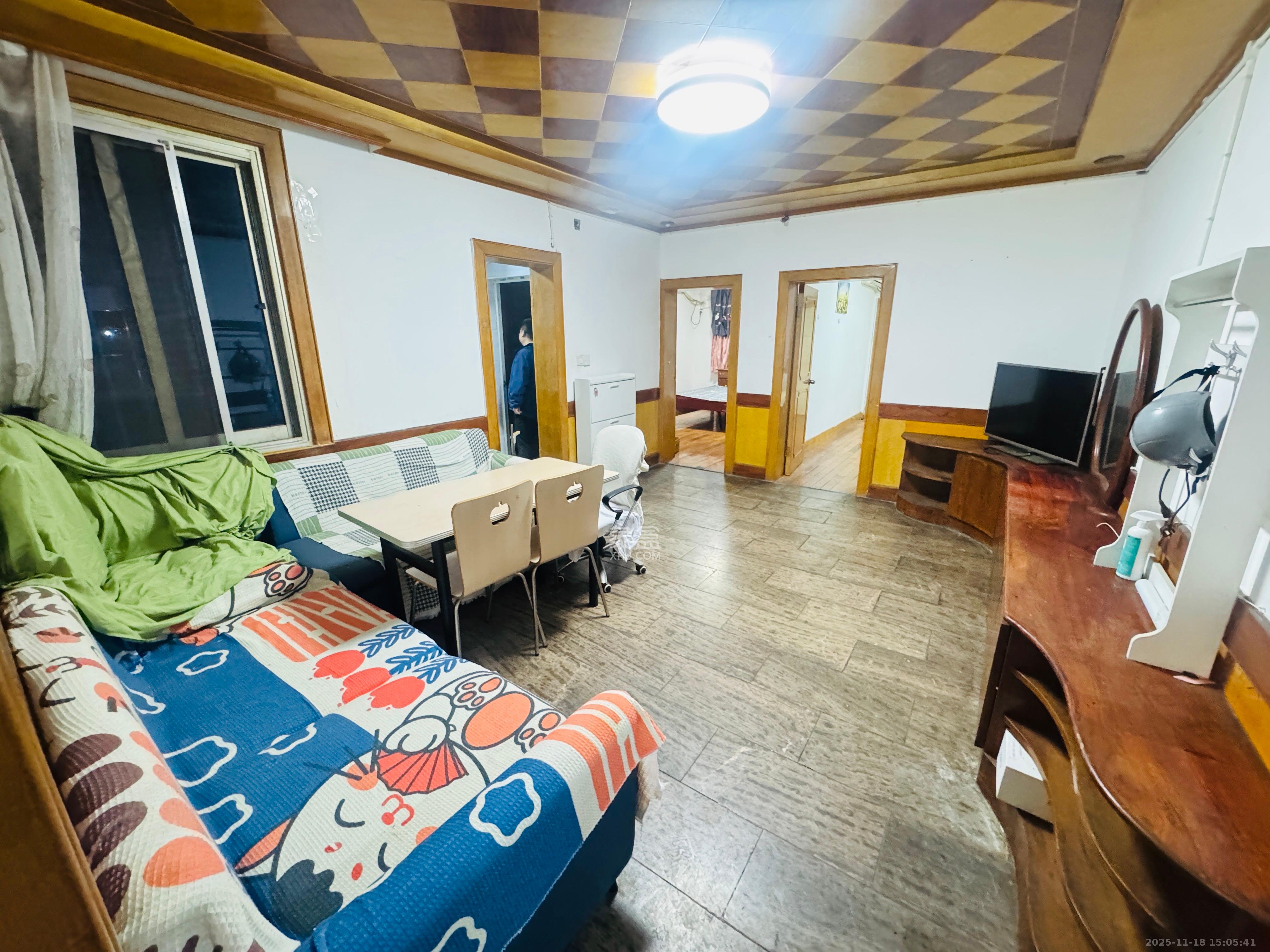 向家湾社区（含富湘公寓）  3室1厅1卫    1800.0元/月