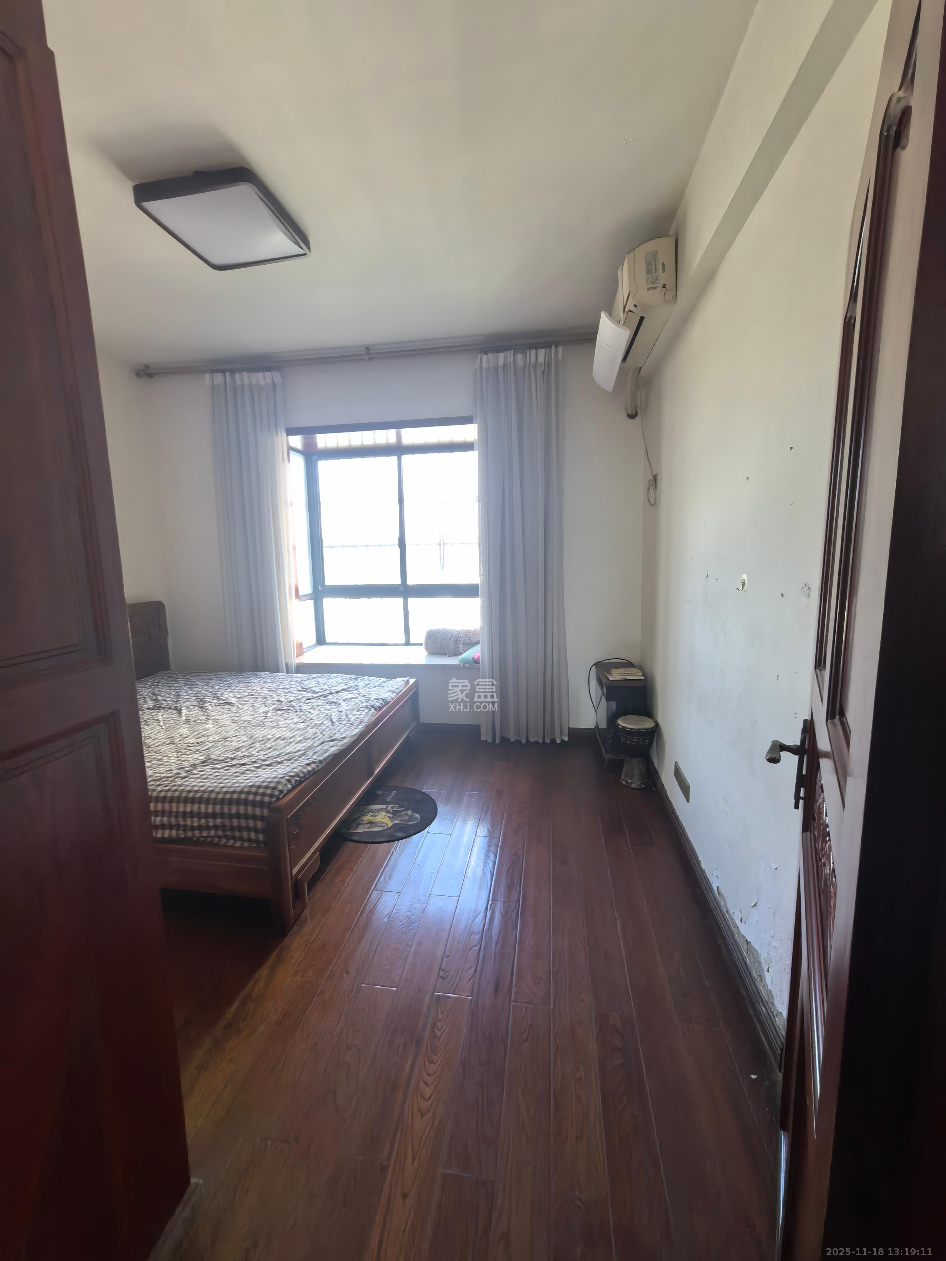 世纪桃花苑 1室2厅1卫 2200.0元/月 世纪桃花苑 1室2厅1卫 2200.0元/月室内图