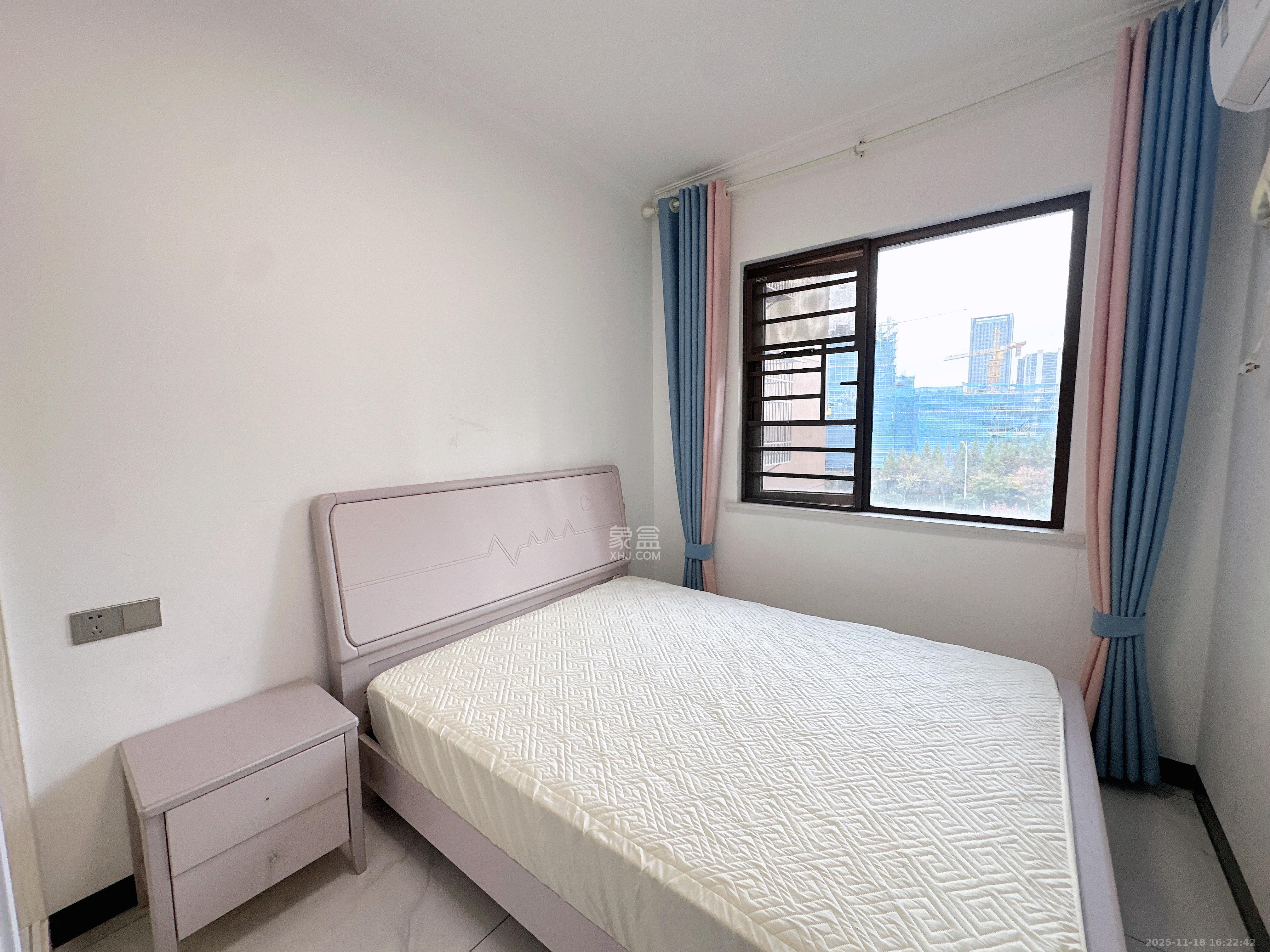 和润园三期 3室2厅2卫 2300.0元/月 和润园三期 3室2厅2卫 2300.0元/月室内图