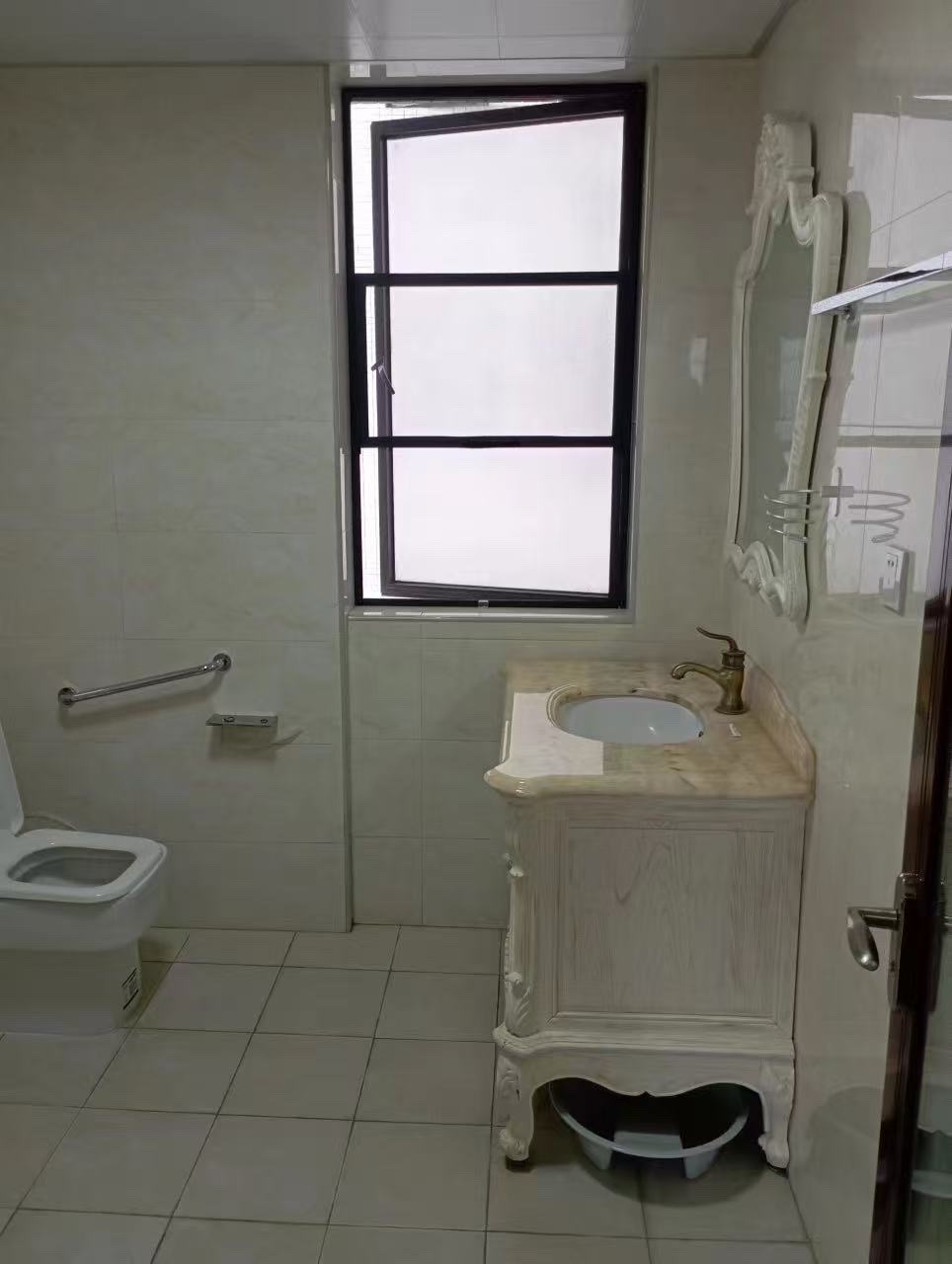 南方电网小区  3室2厅2卫    4300.0元/月室内图