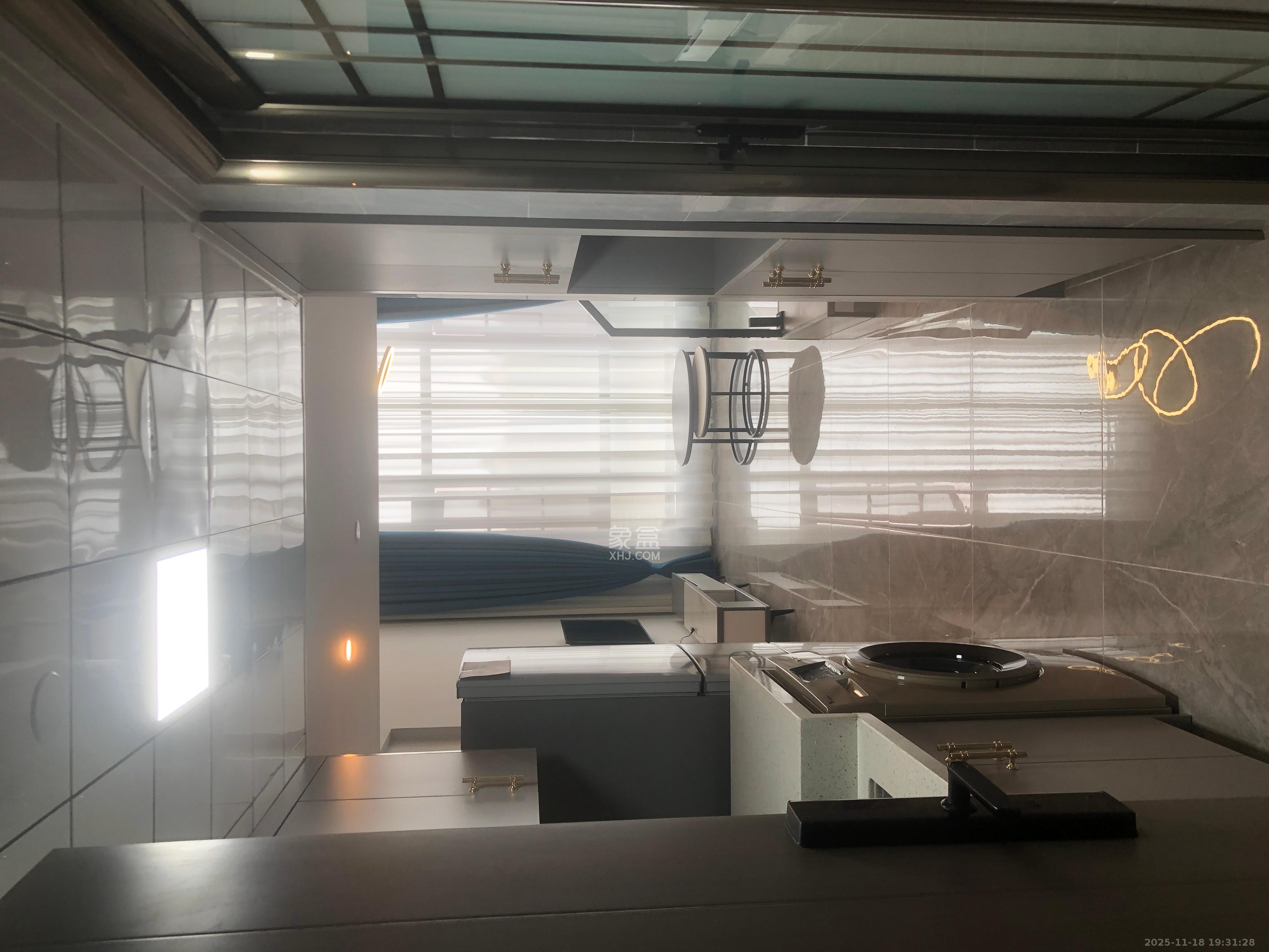 藏珑湖上公馆  1室1厅1卫    2300.0元/月