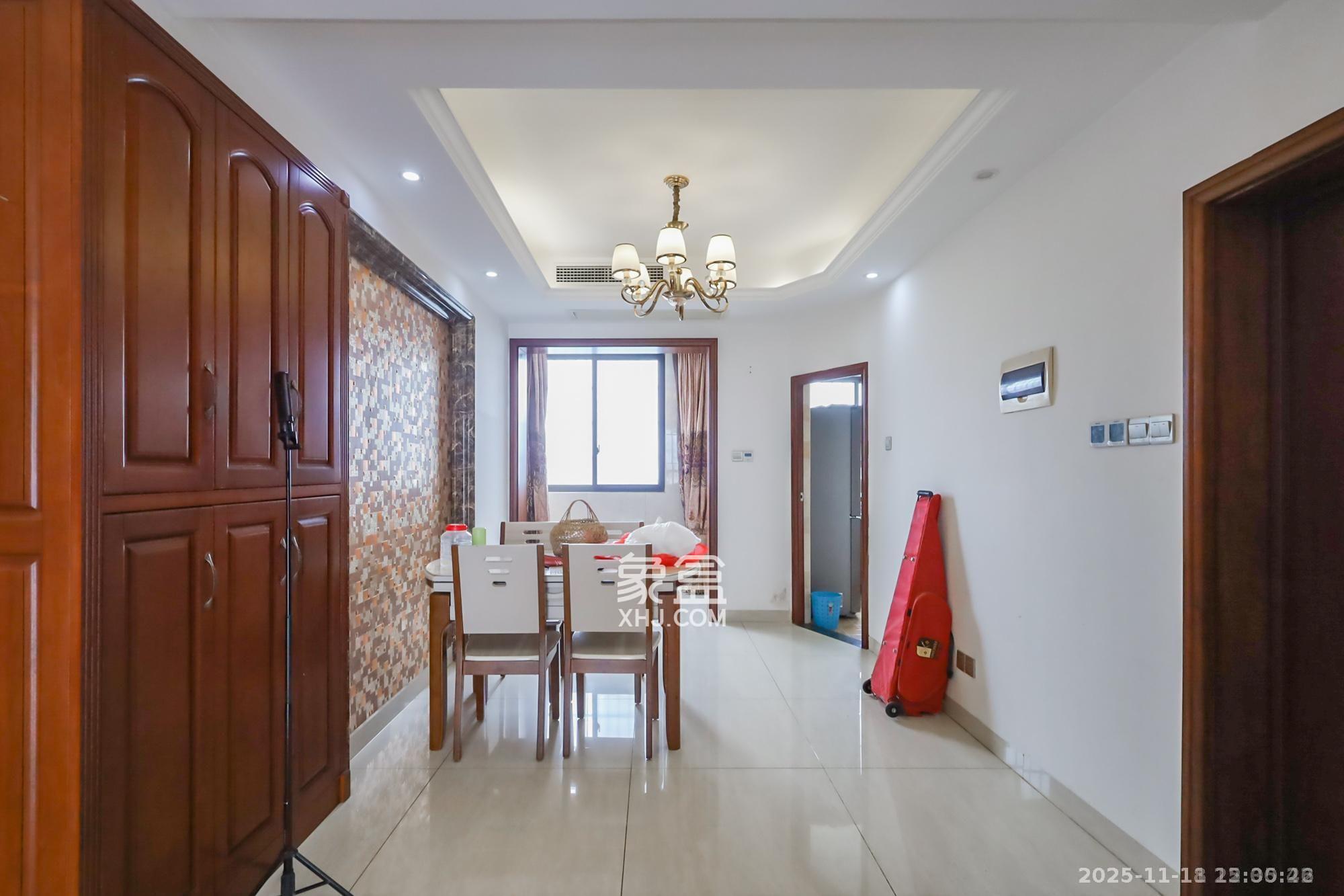 西岸润泽府 4室2厅2卫 4000.0元/月 西岸润泽府 4室2厅2卫 4000.0元/月室内图