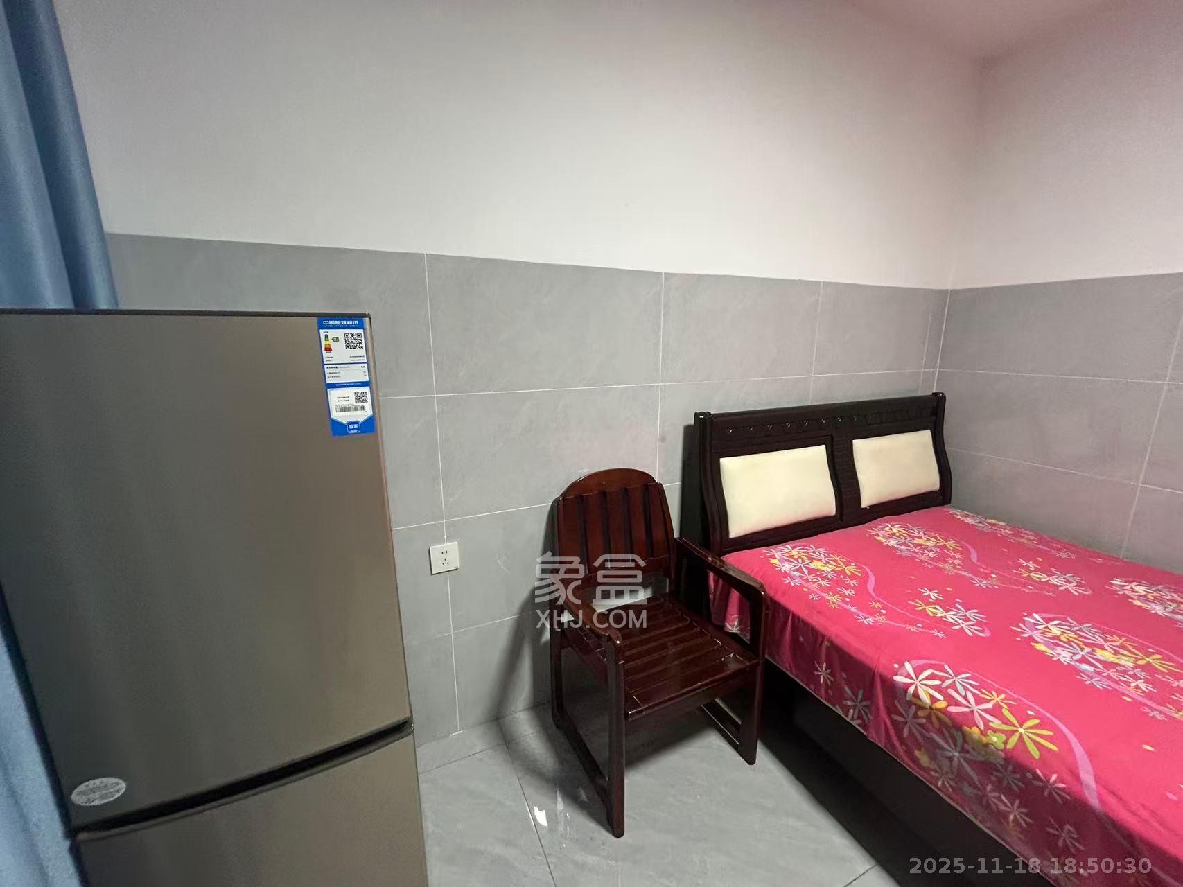 荷花园安置小区 1室1厅1卫 1500.0元/月 荷花园安置小区 1室1厅1卫 1500.0元/月室内图