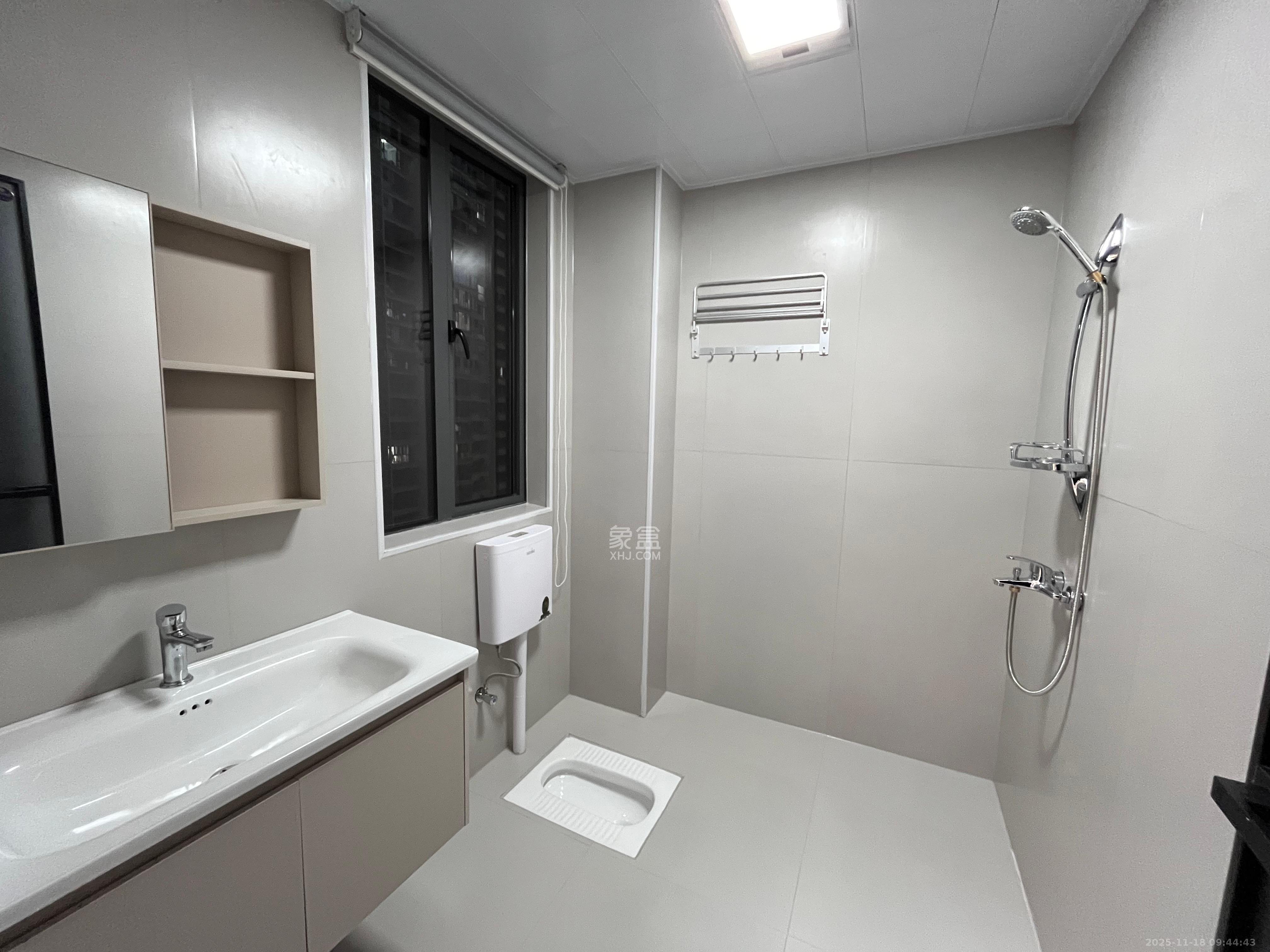 岭福家苑(天心佳苑) 3室2厅1卫 3600.0元/月 岭福家苑(天心佳苑) 3室2厅1卫 3600.0元/月室内图