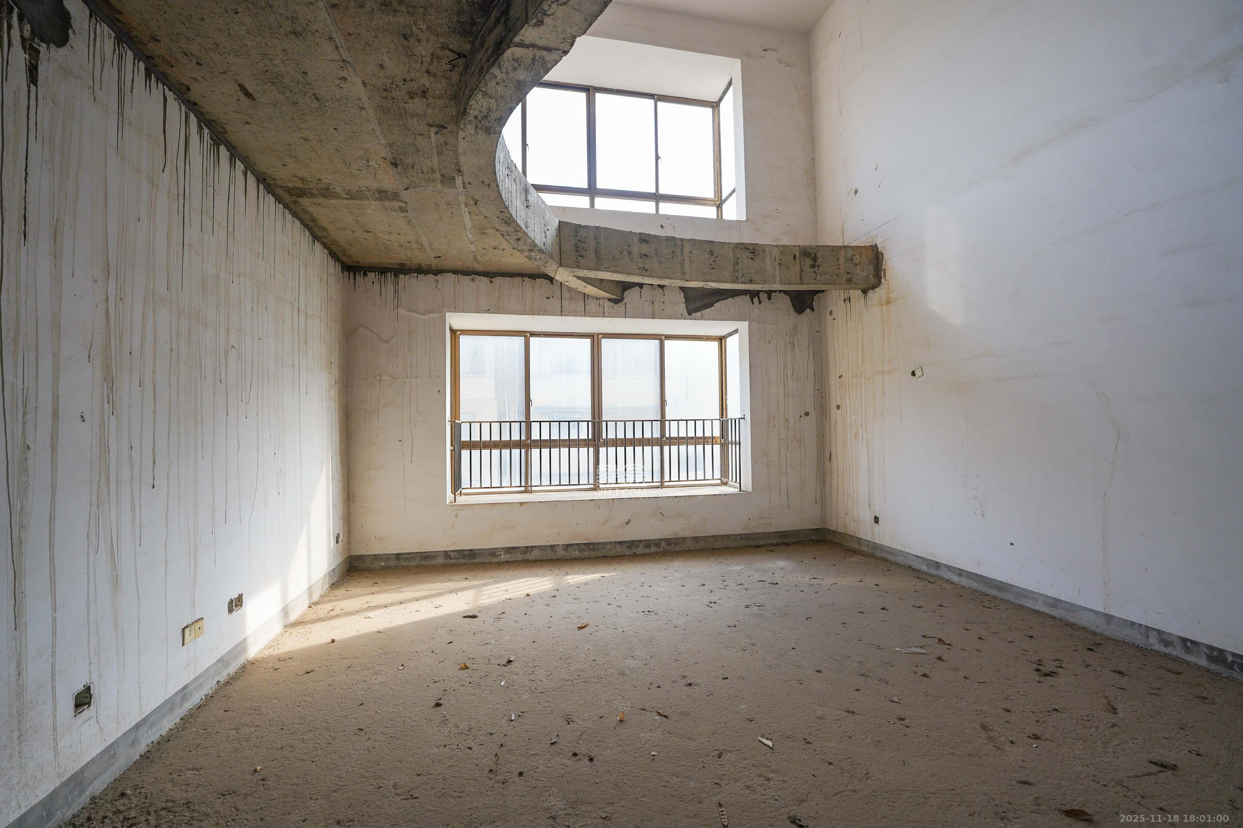 金汇园（鄱馨苑、省国税局单位房）  6室2厅3卫    482.8万