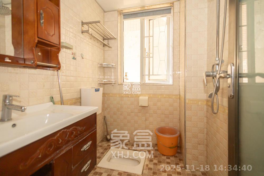 新长海广场 2室2厅1卫 1800.0元/月 新长海广场 2室2厅1卫 1800.0元/月室内图