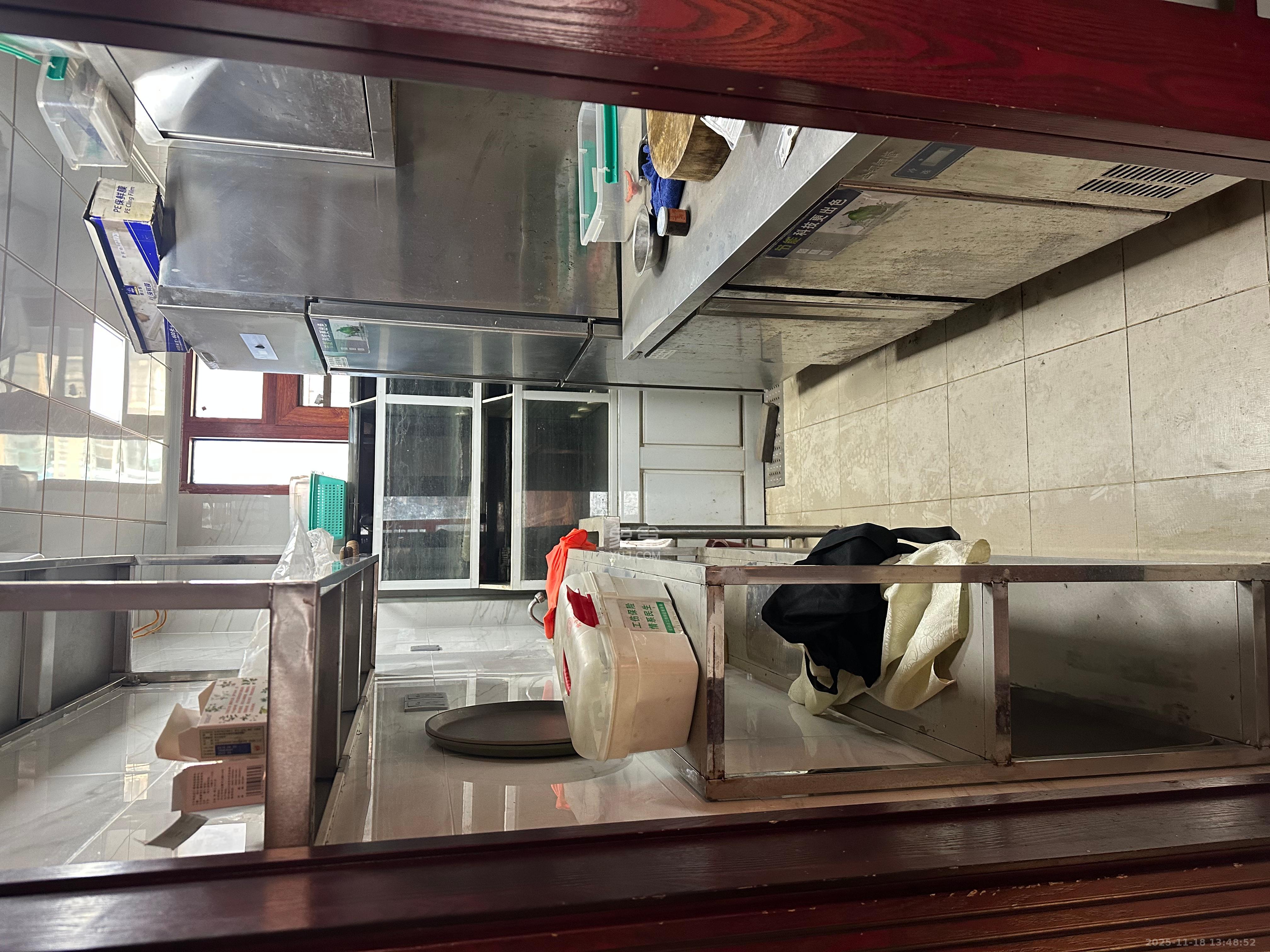 星城荣域 6室2厅3卫 14000.0元/月 星城荣域 6室2厅3卫 14000.0元/月室内图