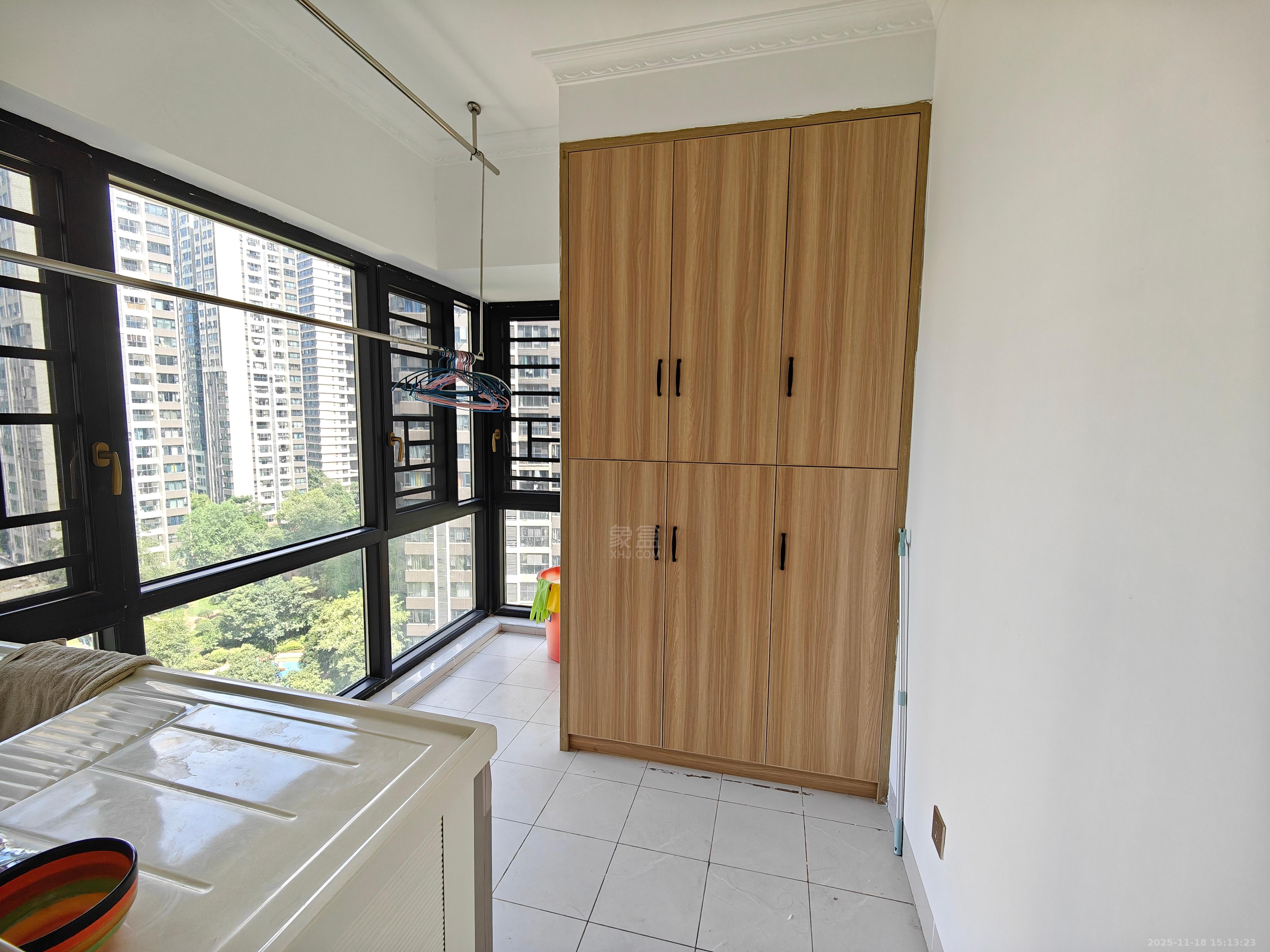 美的城四期  3室2厅2卫    2000.0元/月室内图