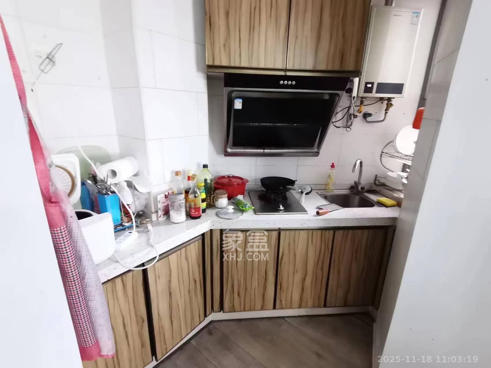 银港水晶城 1室1厅1卫 1700.0元/月 银港水晶城 1室1厅1卫 1700.0元/月室内图