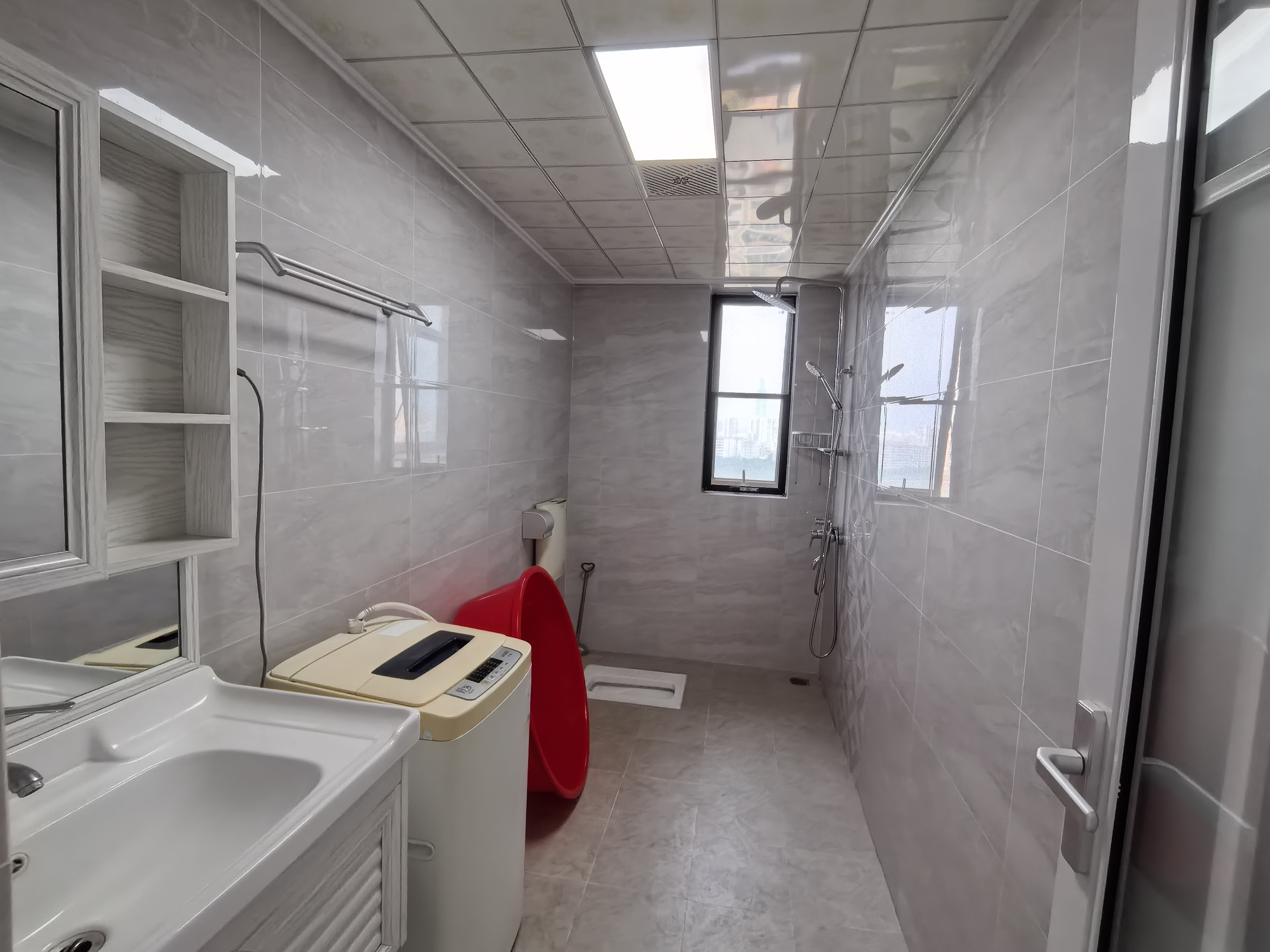 椰海家园一期  3室2厅2卫    3300.0元/月室内图