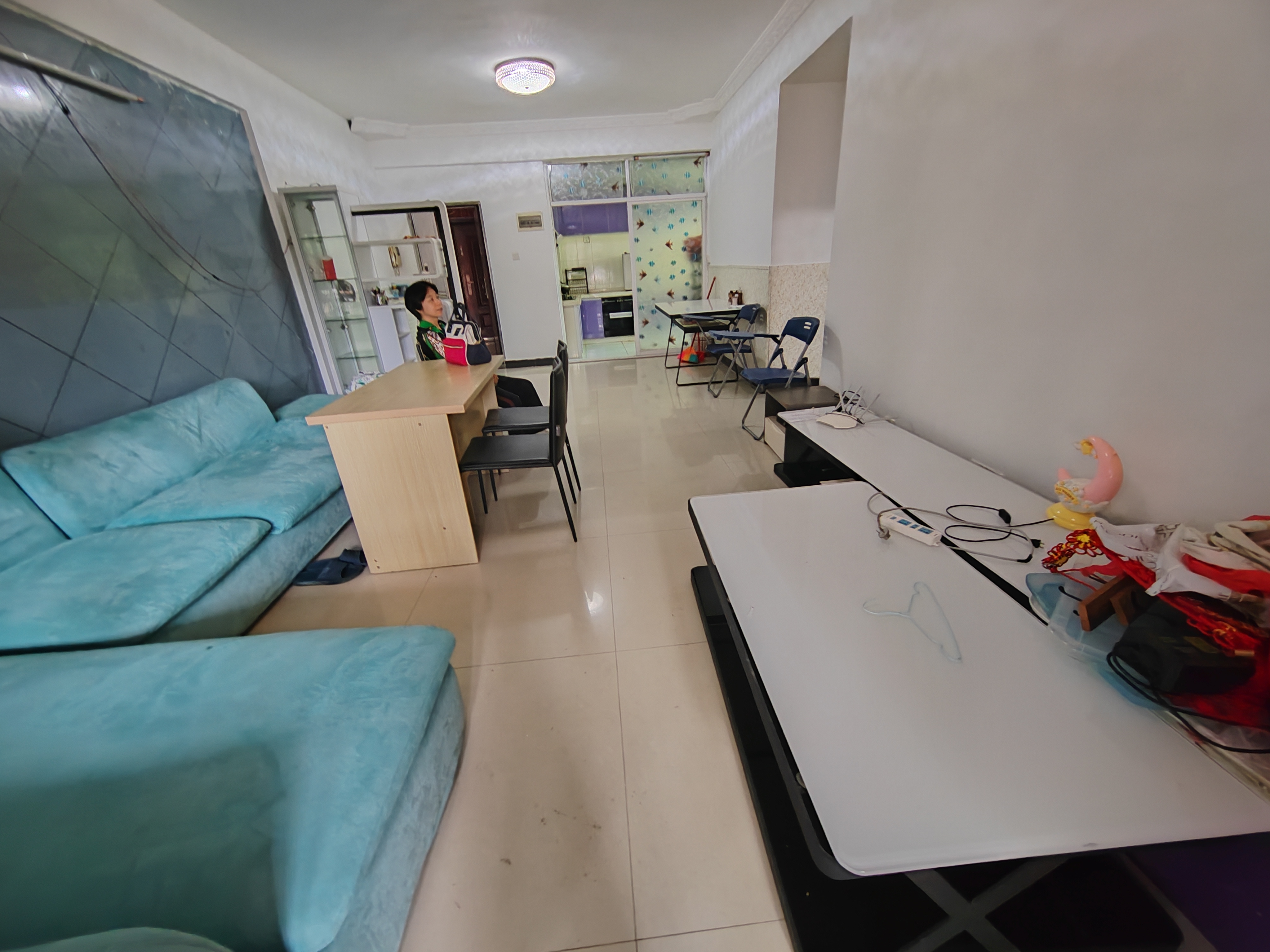 金岭花苑  3室2厅2卫    2300.0元/月