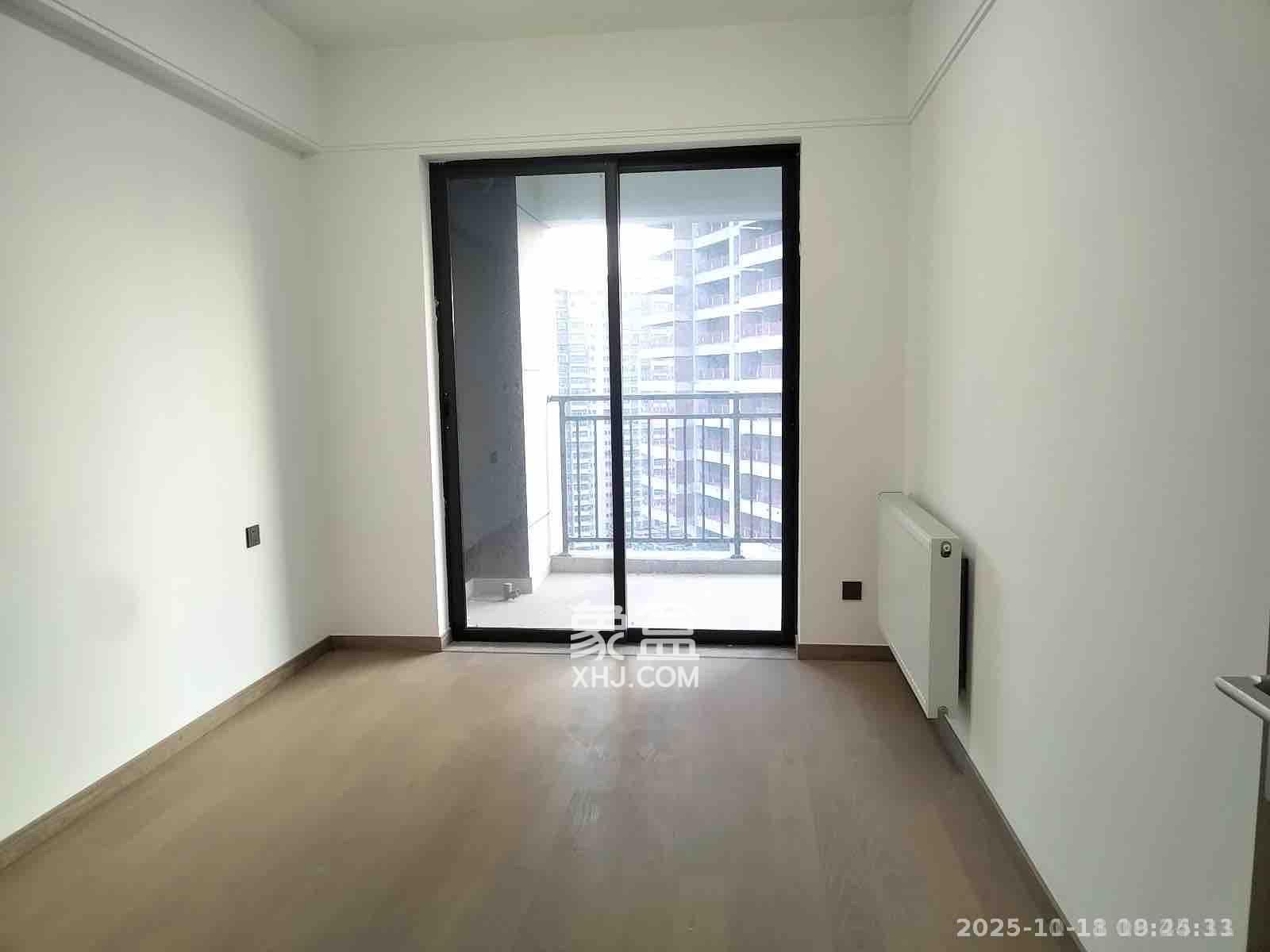 长房星城天地  3室2厅1卫    5200.0元/月室内图