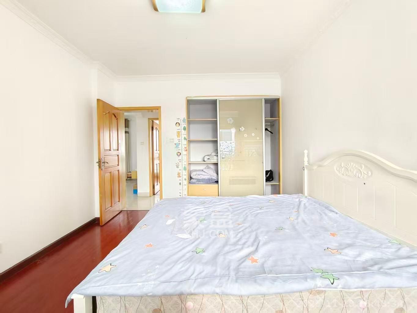 银港水晶城  3室2厅1卫    2800.0元/月室内图