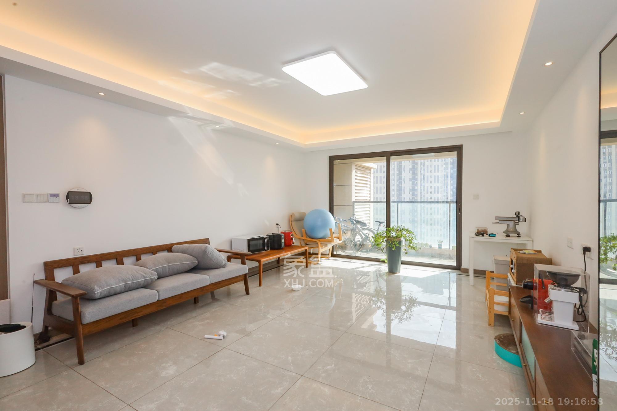 龙湖铂金中心（龙湖春江郦城）  4室2厅2卫    288.0万