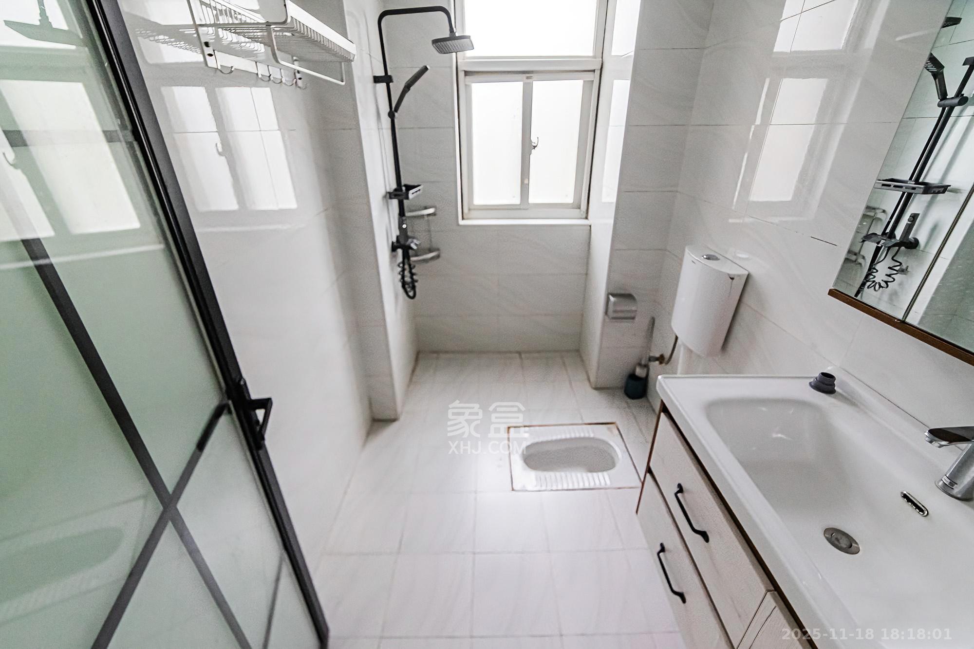 北辰三角洲C2区  3室2厅2卫    170.0万卫生间