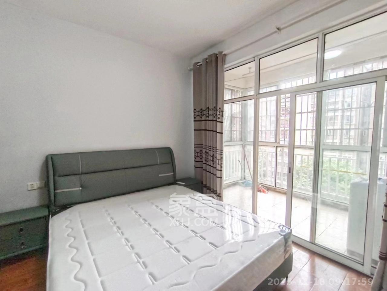 麓山枫情  2室1厅1卫    2200.0元/月室内图