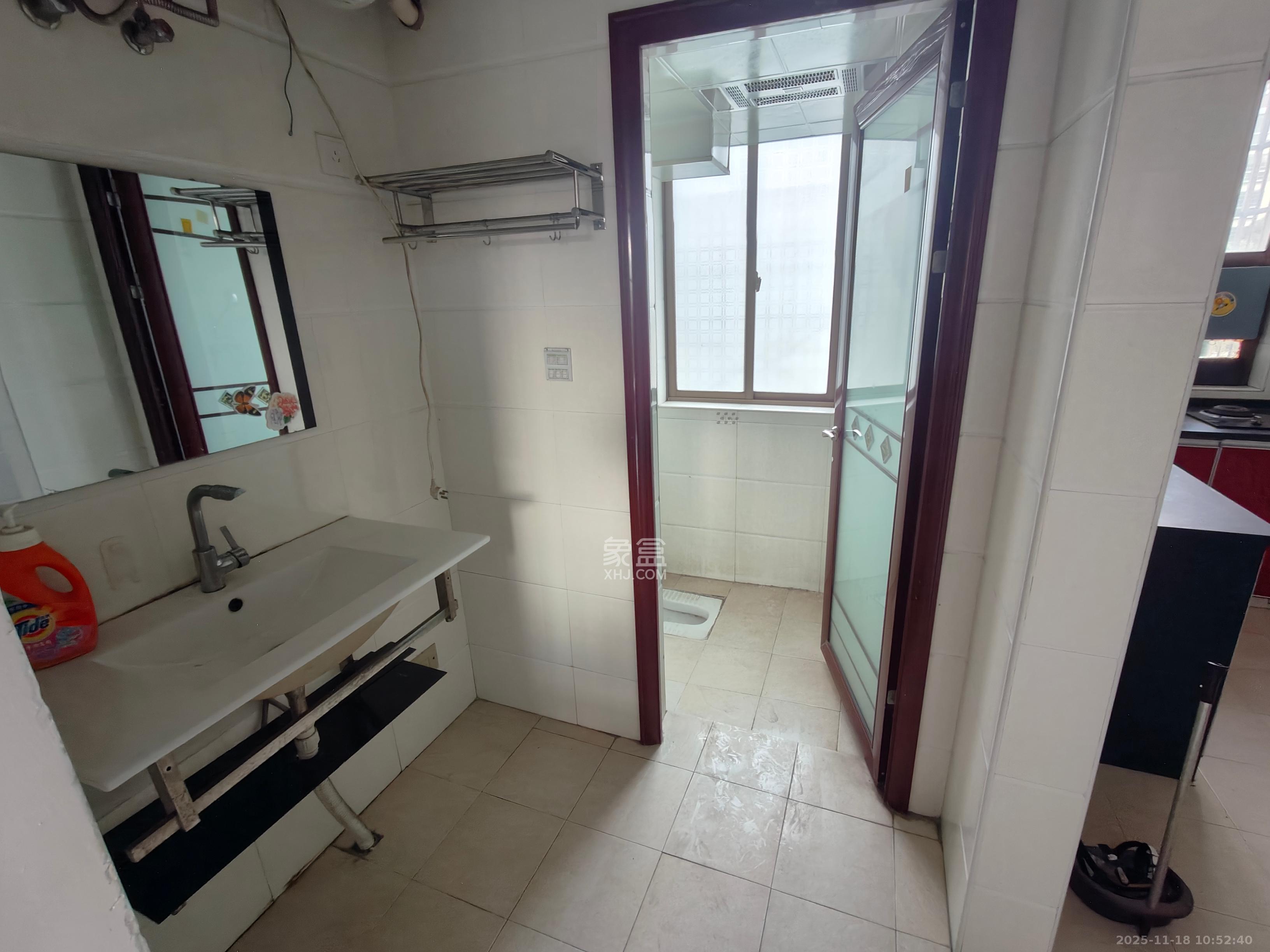 金峰小区北院（七里营社区）  2室2厅1卫    1600.0元/月室内图