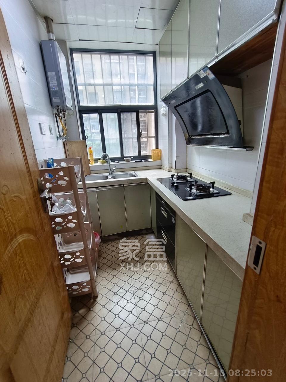 天赐良园  2室2厅1卫    1600.0元/月室内图