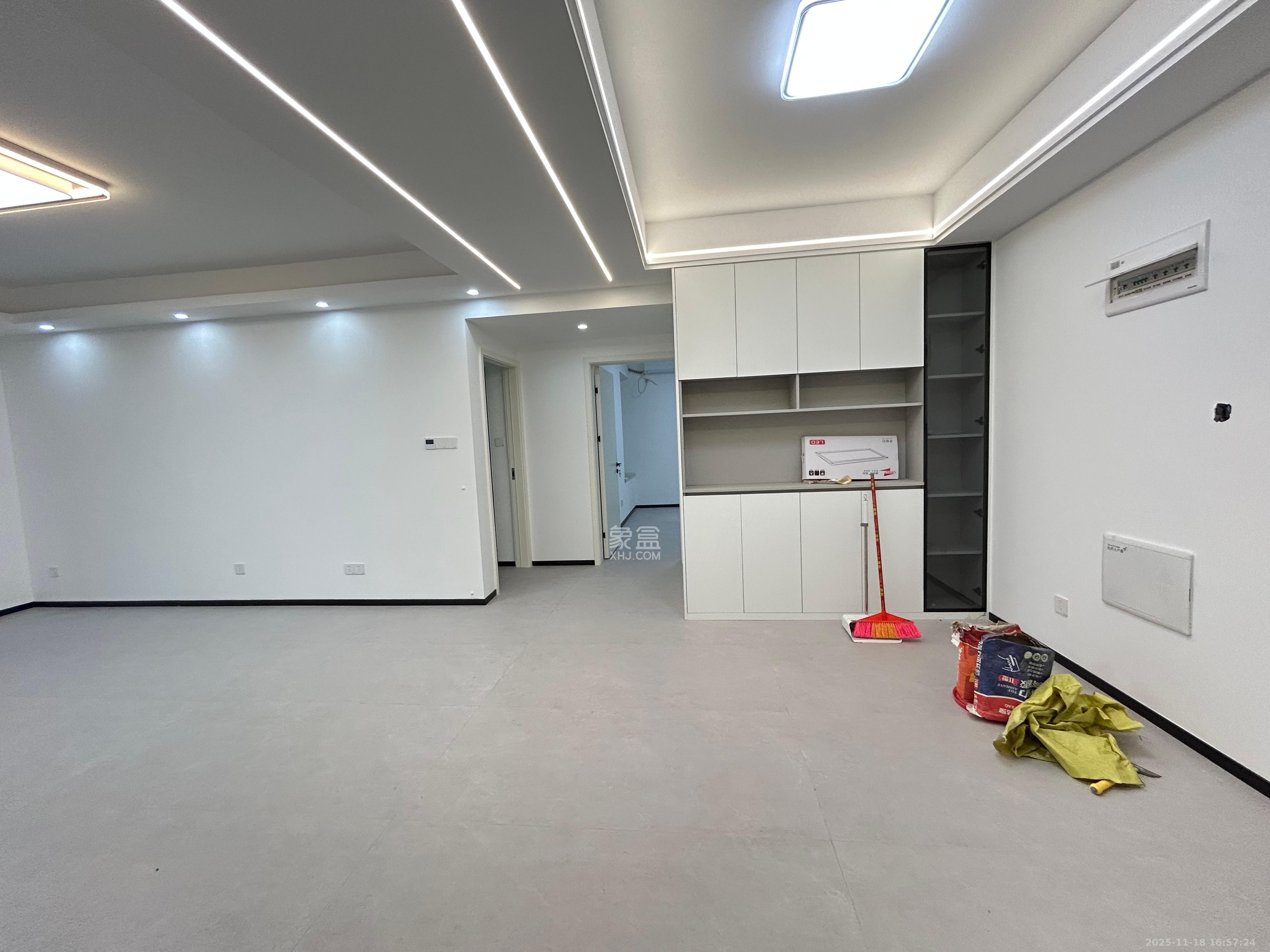 中建悦和城  3室2厅2卫    3000.0元/月室内图