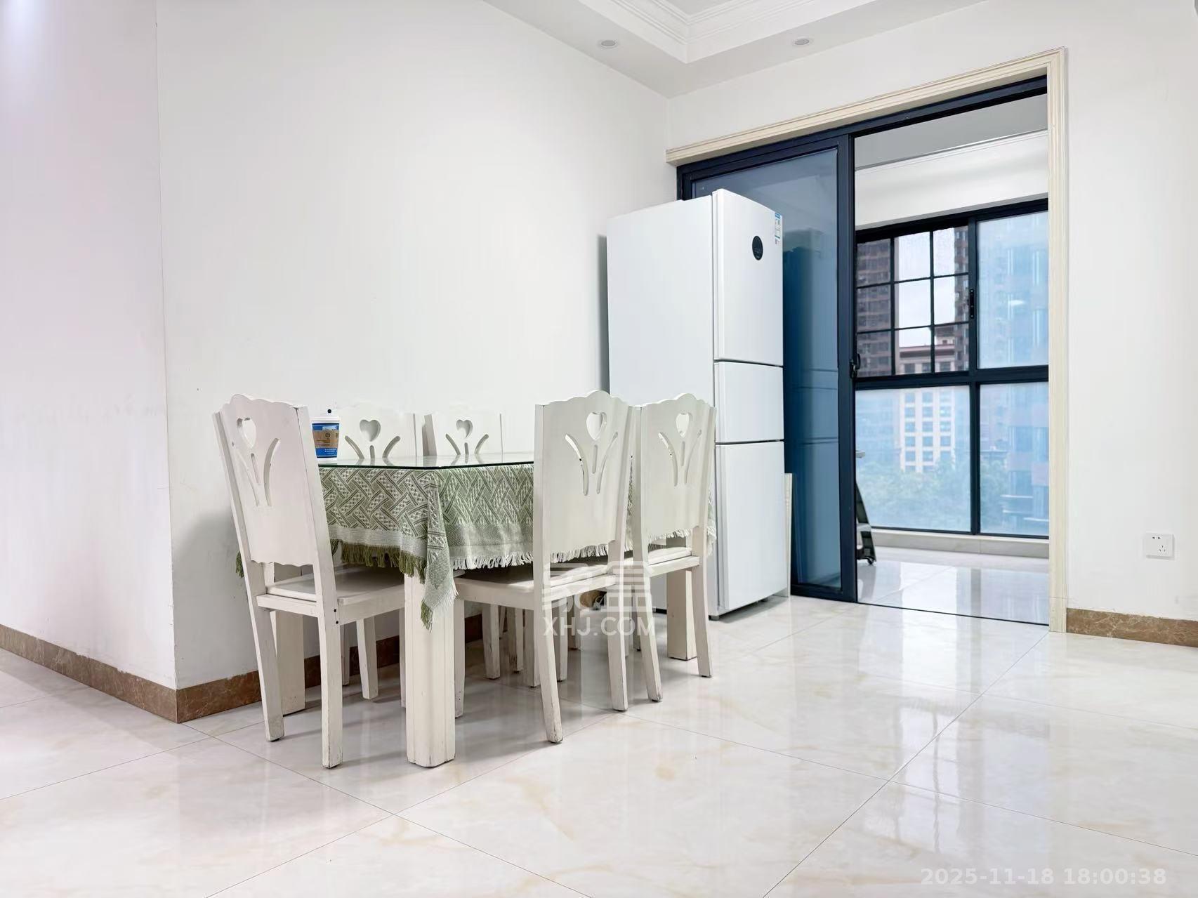 富春山 3室2厅2卫 2400.0元/月 富春山 3室2厅2卫 2400.0元/月室内图