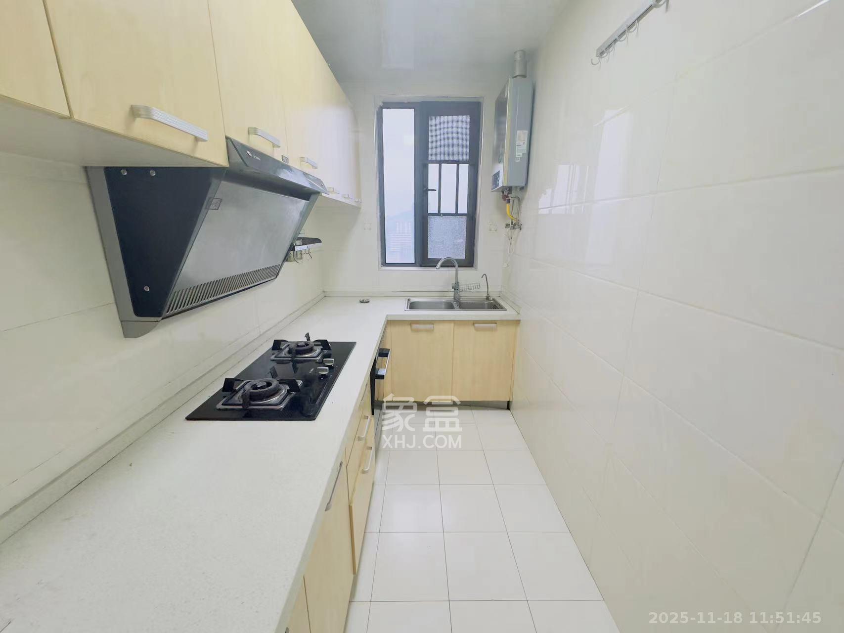 荣盛花语馨苑 3室2厅1卫 2300.0元/月 荣盛花语馨苑 3室2厅1卫 2300.0元/月室内图