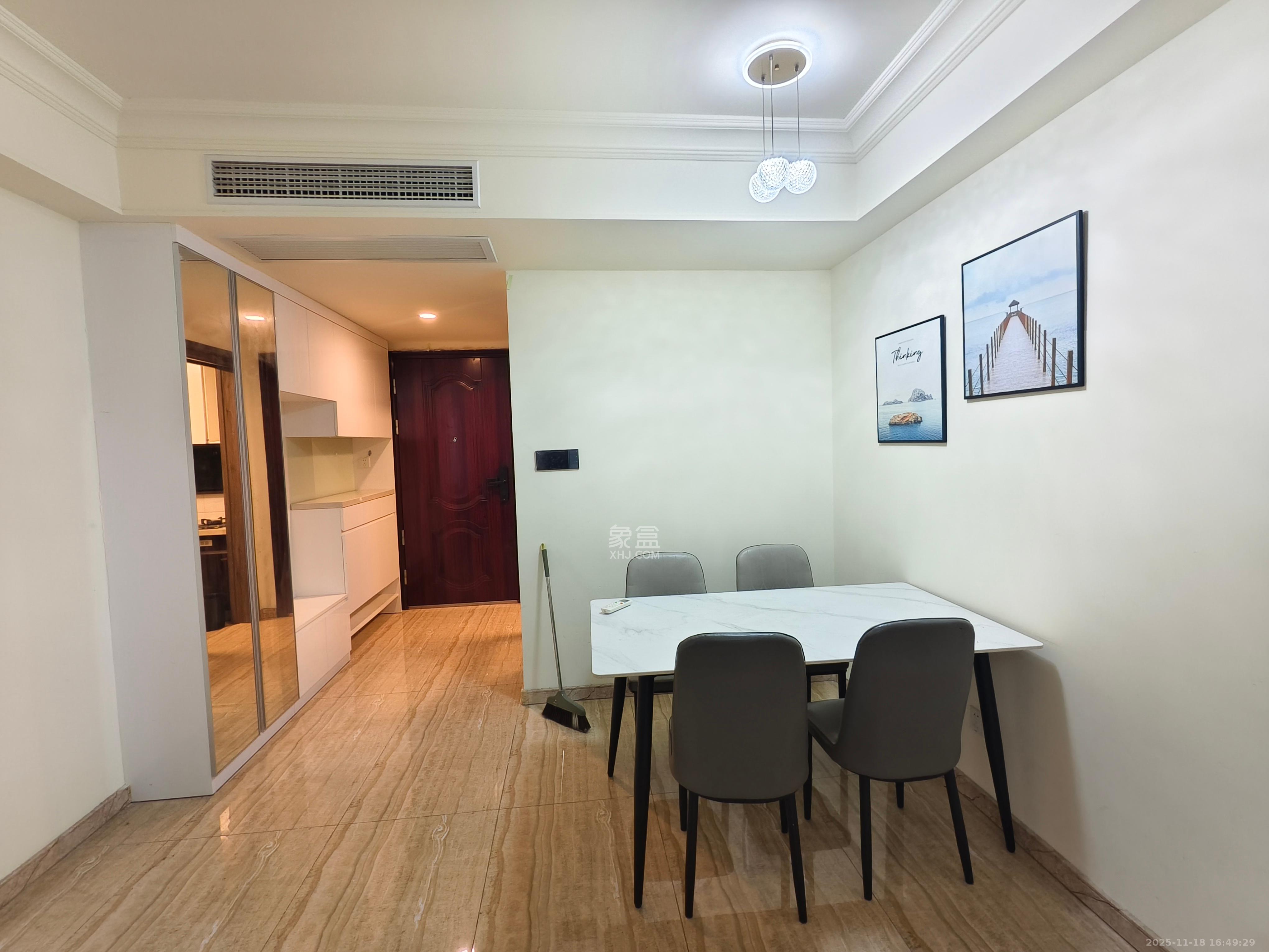 碧桂园翘楚棠  3室2厅2卫    2200.0元/月室内图