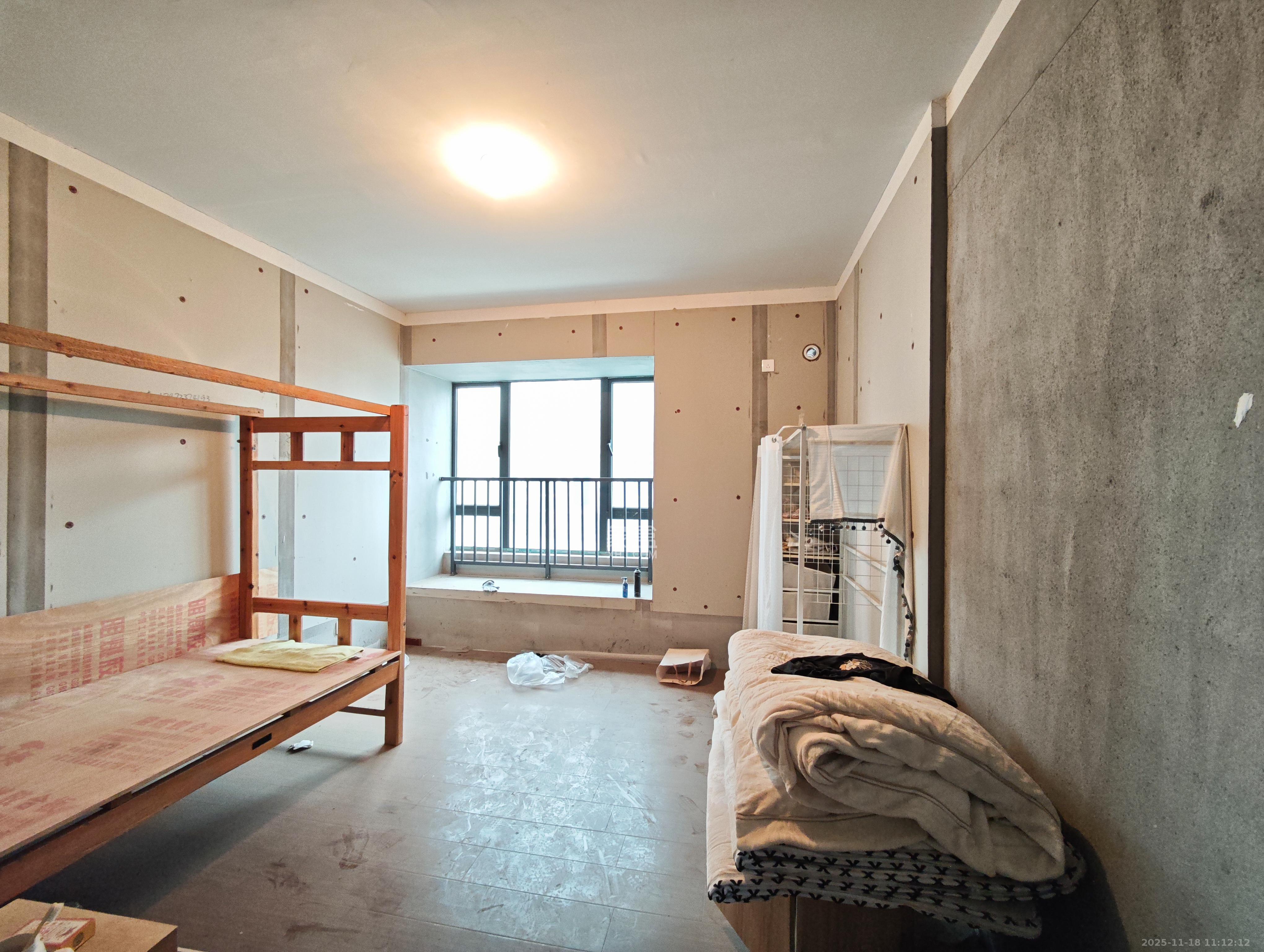 长房岭秀时代 4室2厅2卫 118.0万 长房岭秀时代 4室2厅2卫 118.0万卧室