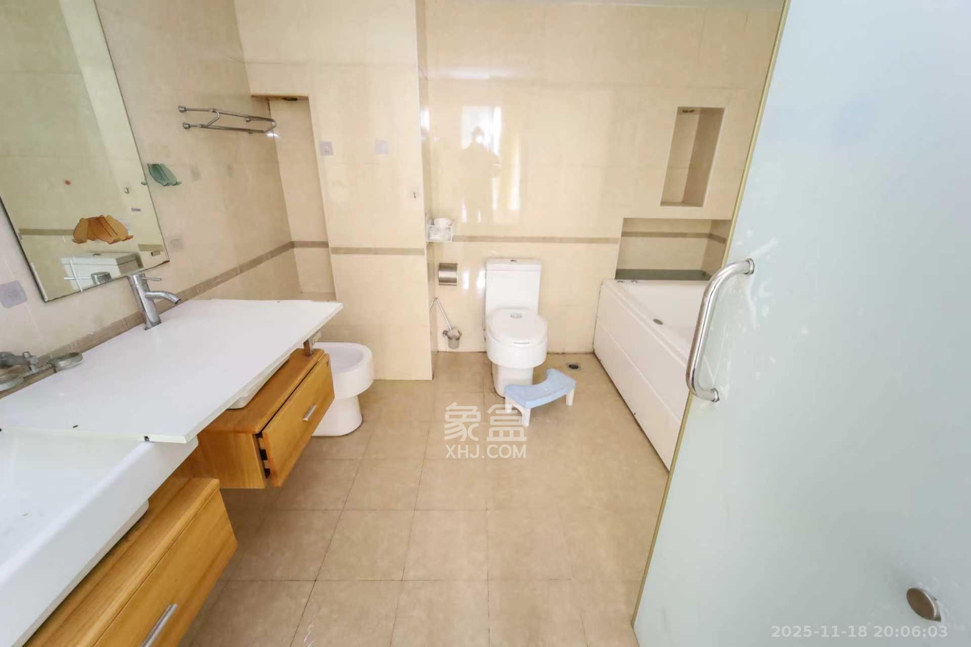 西街花园  1室0厅0卫    2700.0元/月室内图