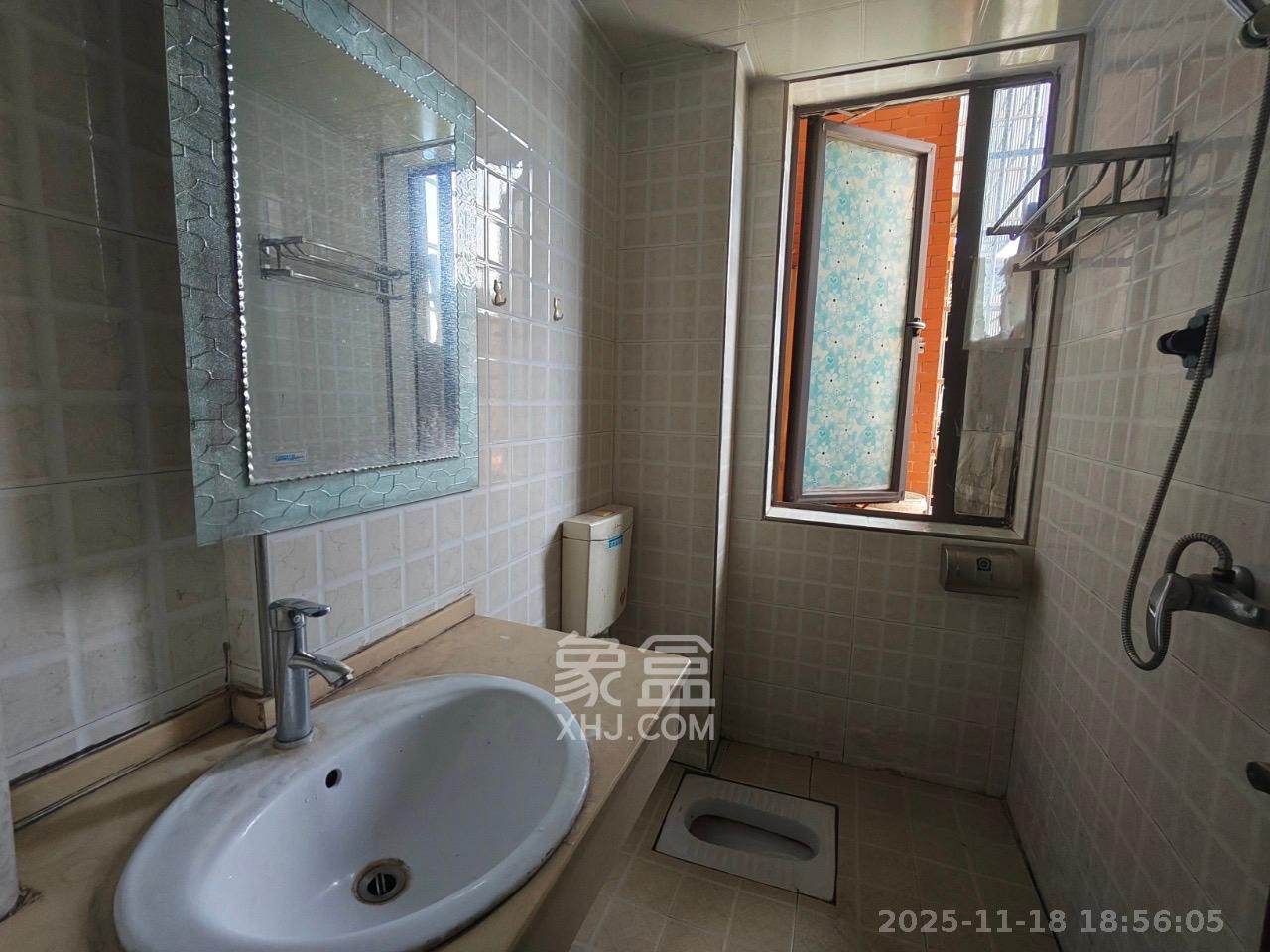 德庆水韵山城 2室1厅1卫 1500.0元/月 德庆水韵山城 2室1厅1卫 1500.0元/月室内图